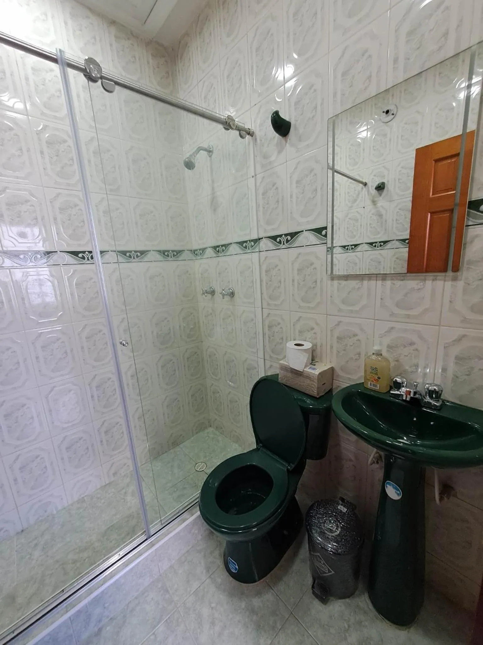 Shower in Makarena Hostel