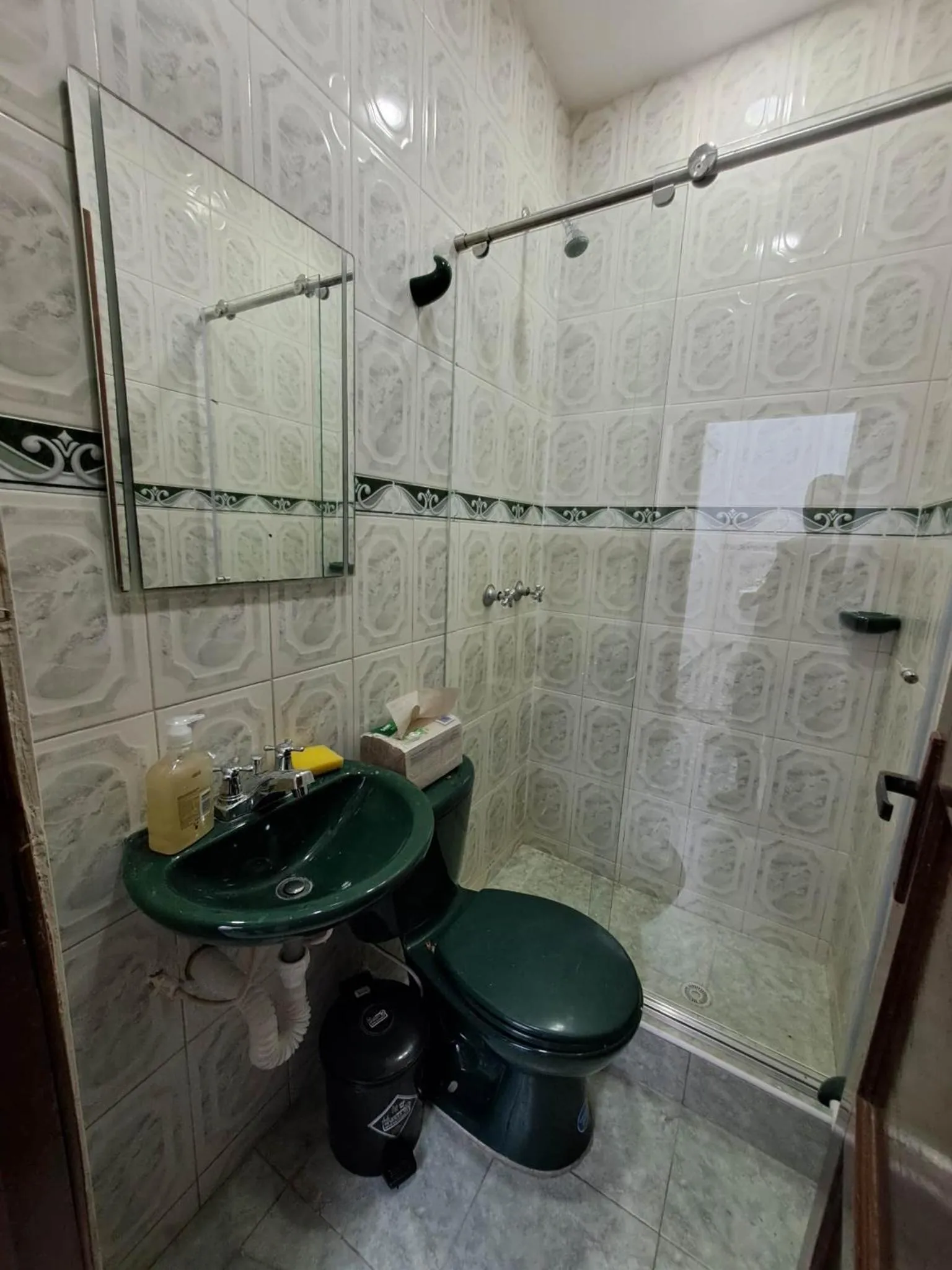 Shower in Makarena Hostel