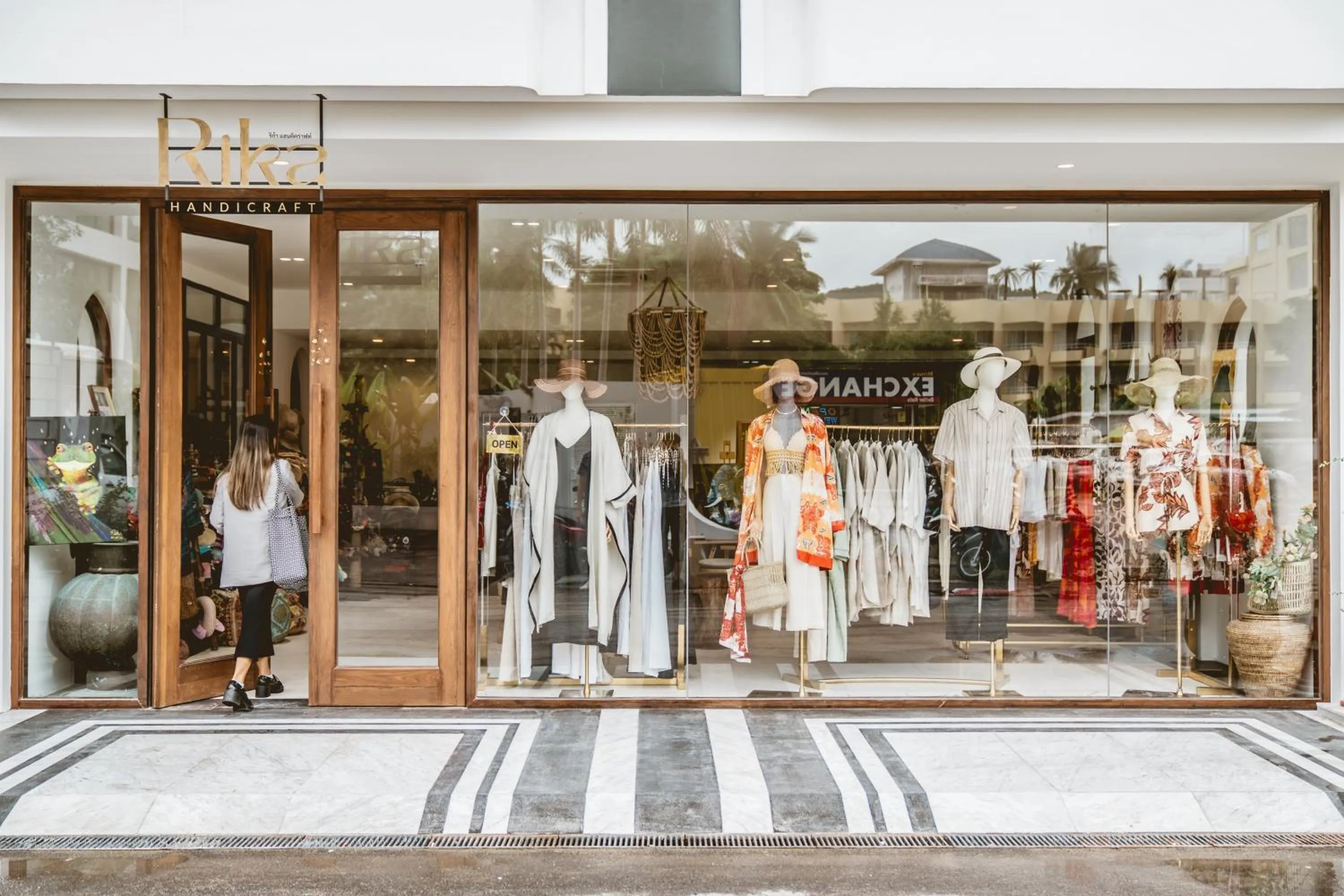 On-site shops in Bandalo Boutique Hotel - Patong Beach Road