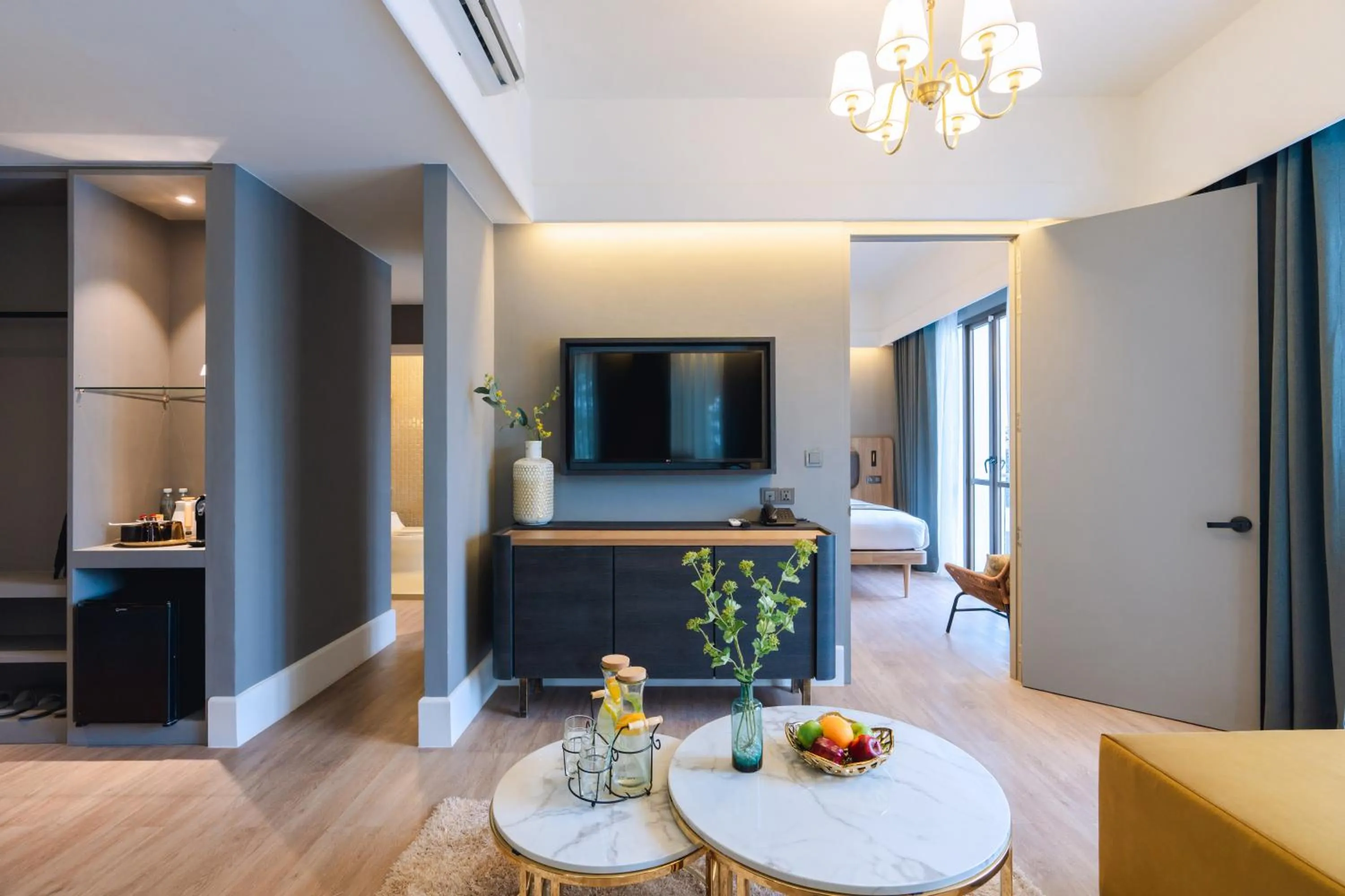 TV and multimedia, Bed in Bandalo Boutique Hotel - Patong Beach Road