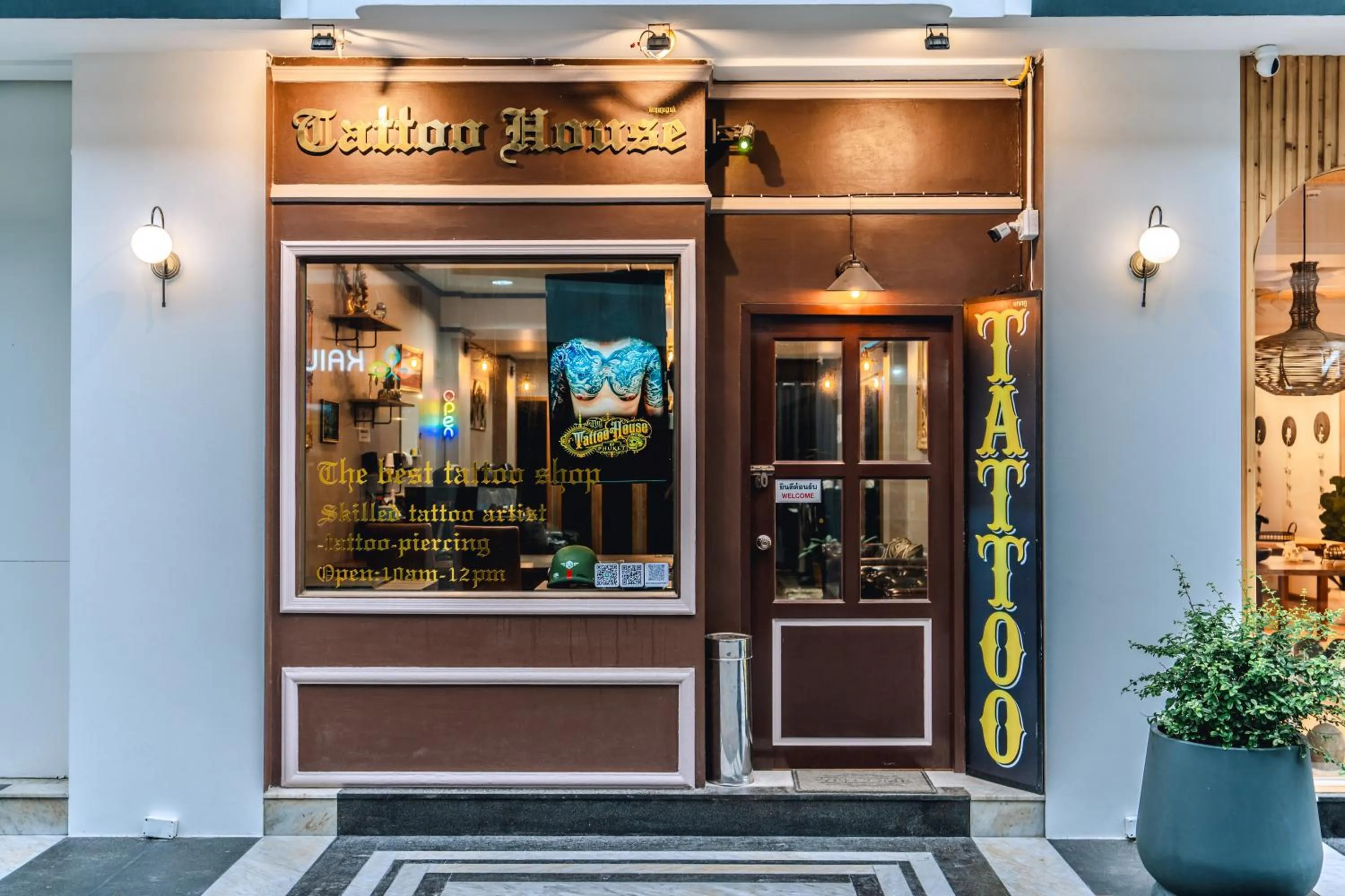 On-site shops in Bandalo Boutique Hotel - Patong Beach Road