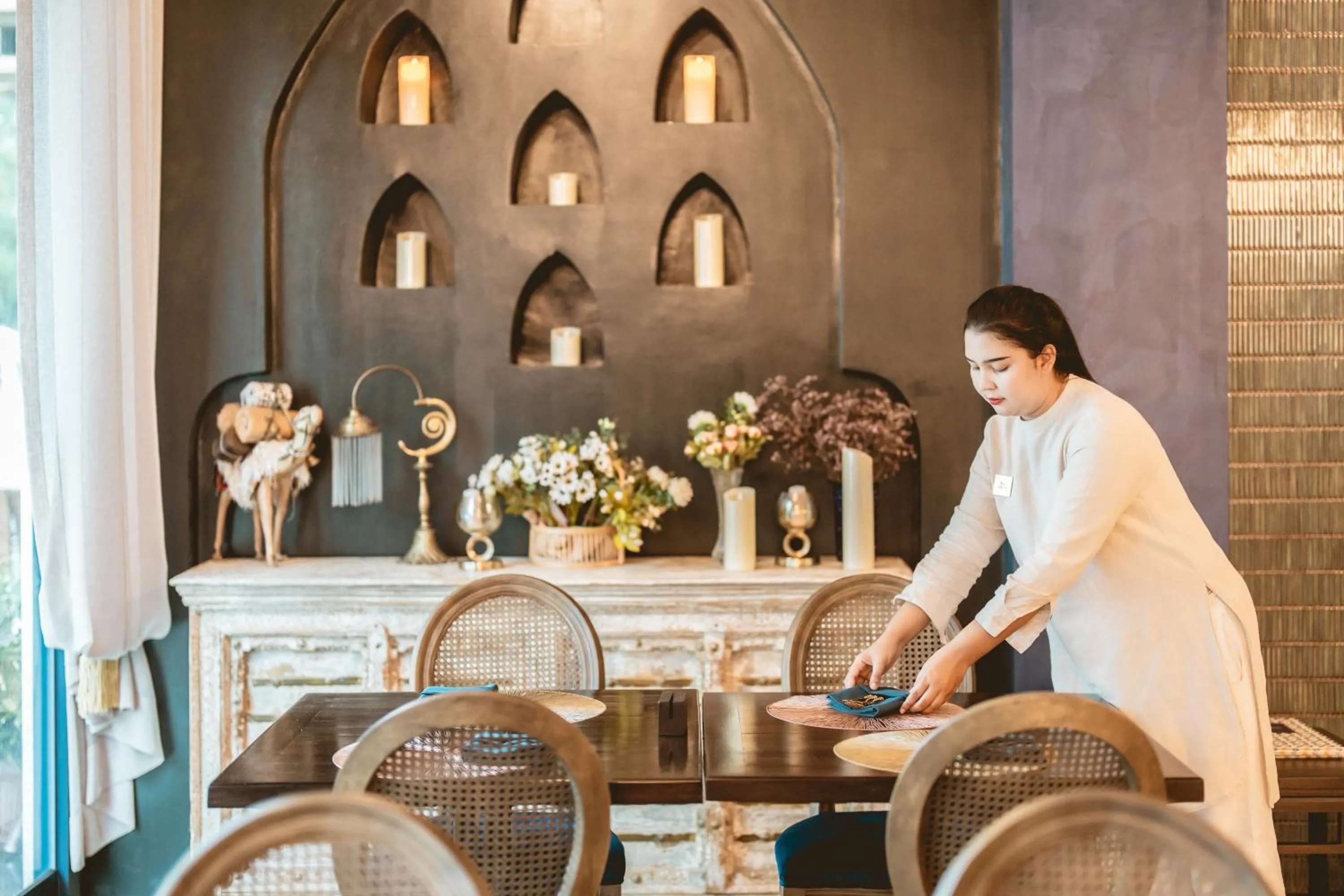 Restaurant/places to eat in Bandalo Boutique Hotel - Patong Beach Road