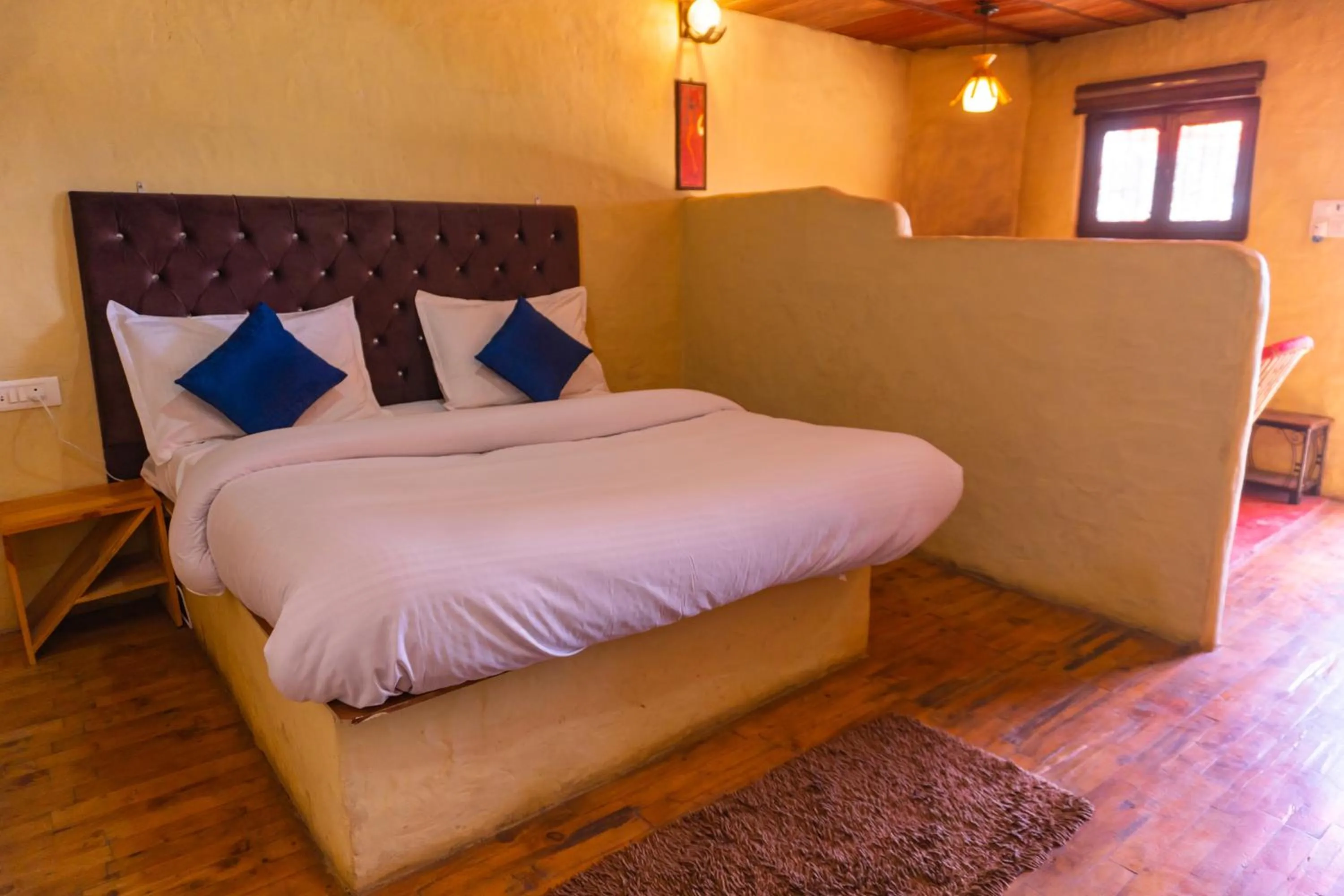 Bedroom, Bed in Kana Mud An Ethnic Village Resort - Beautiful View of Gangotri Mountains