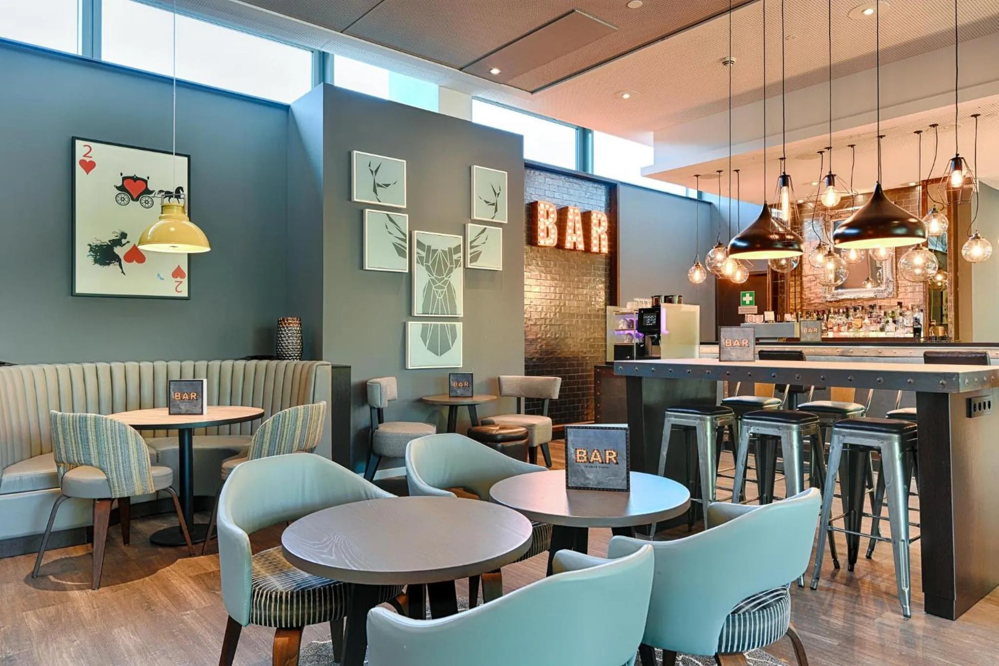 Lounge or bar in Premier Inn Hannover City University