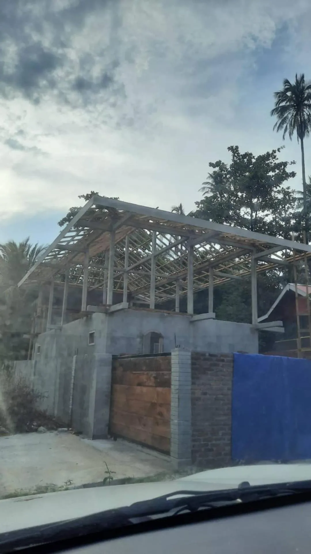 Property building in Rumah Nalu surf camp