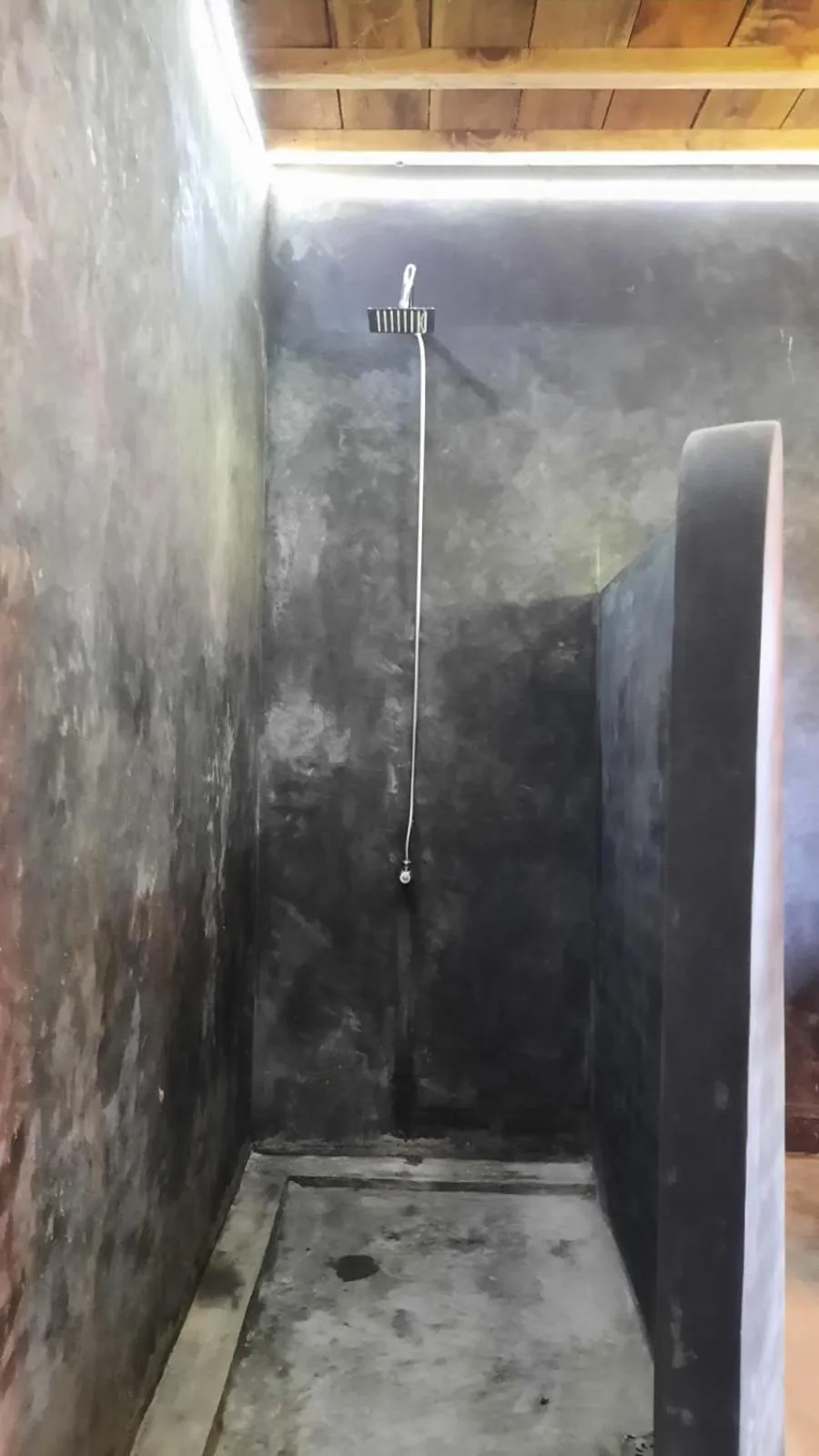 Shower in Rumah Nalu surf camp