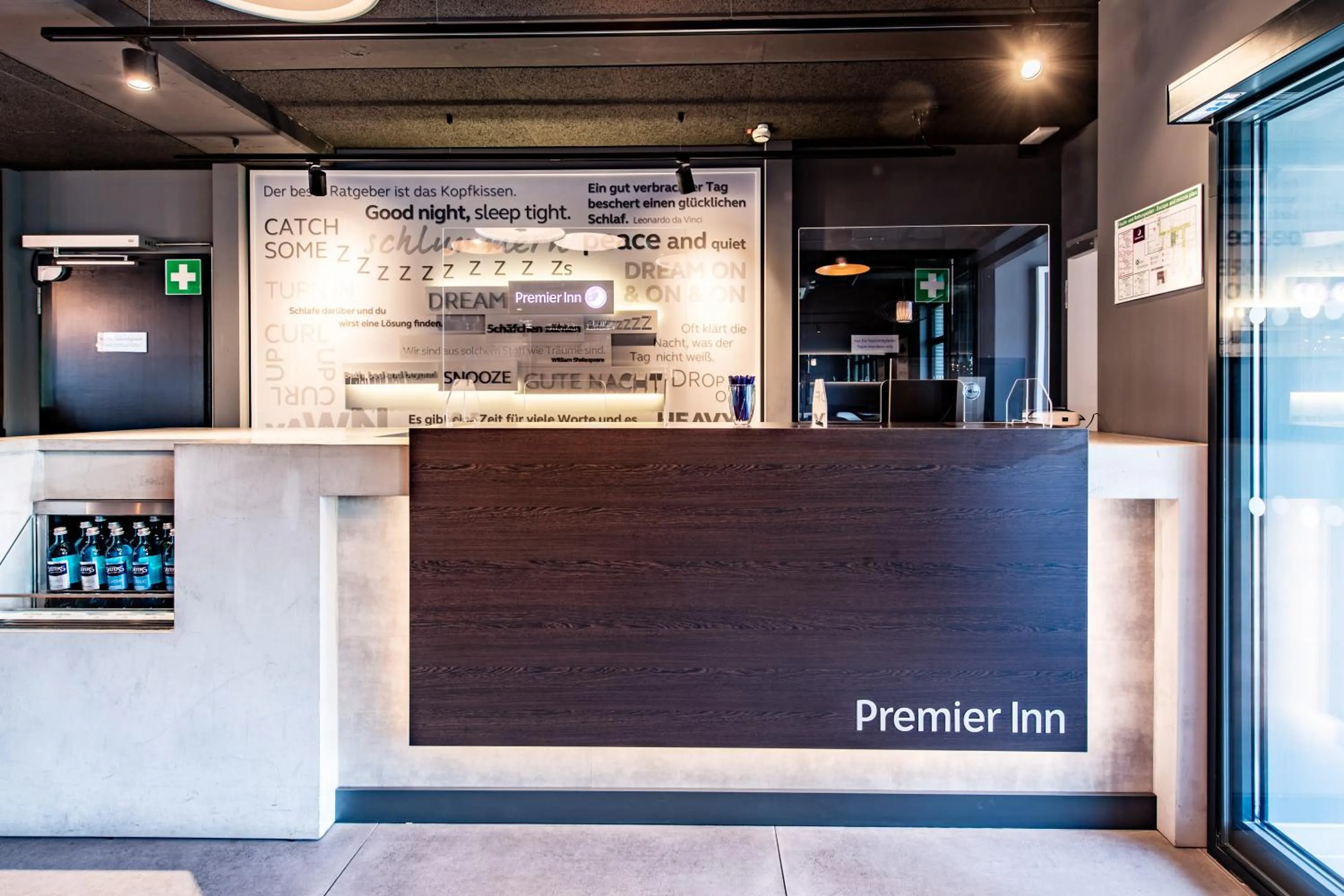 Lobby or reception in Premier Inn Heidelberg City Bahnstadt