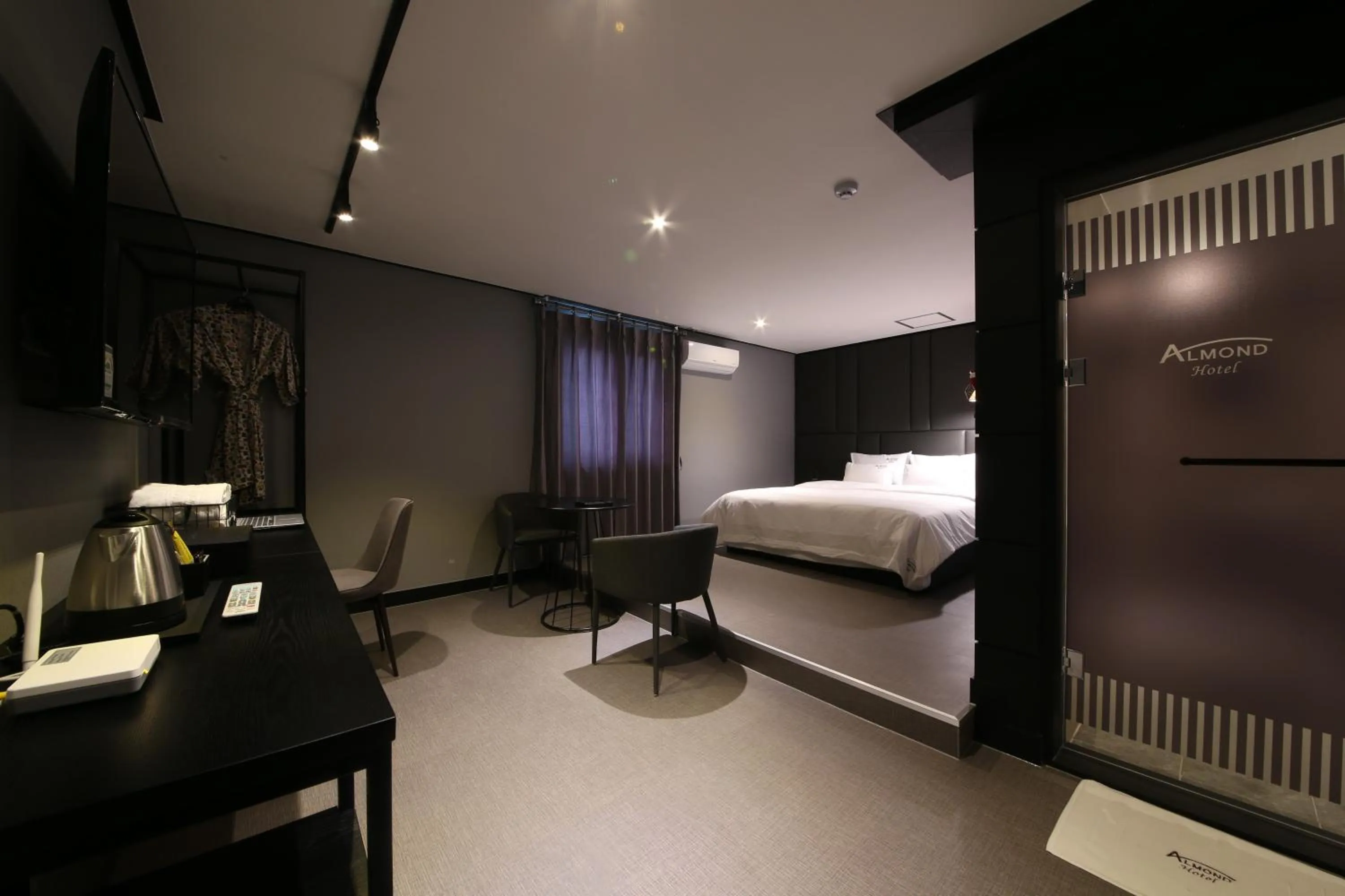 Bed in Almond Hotel Gupo Station