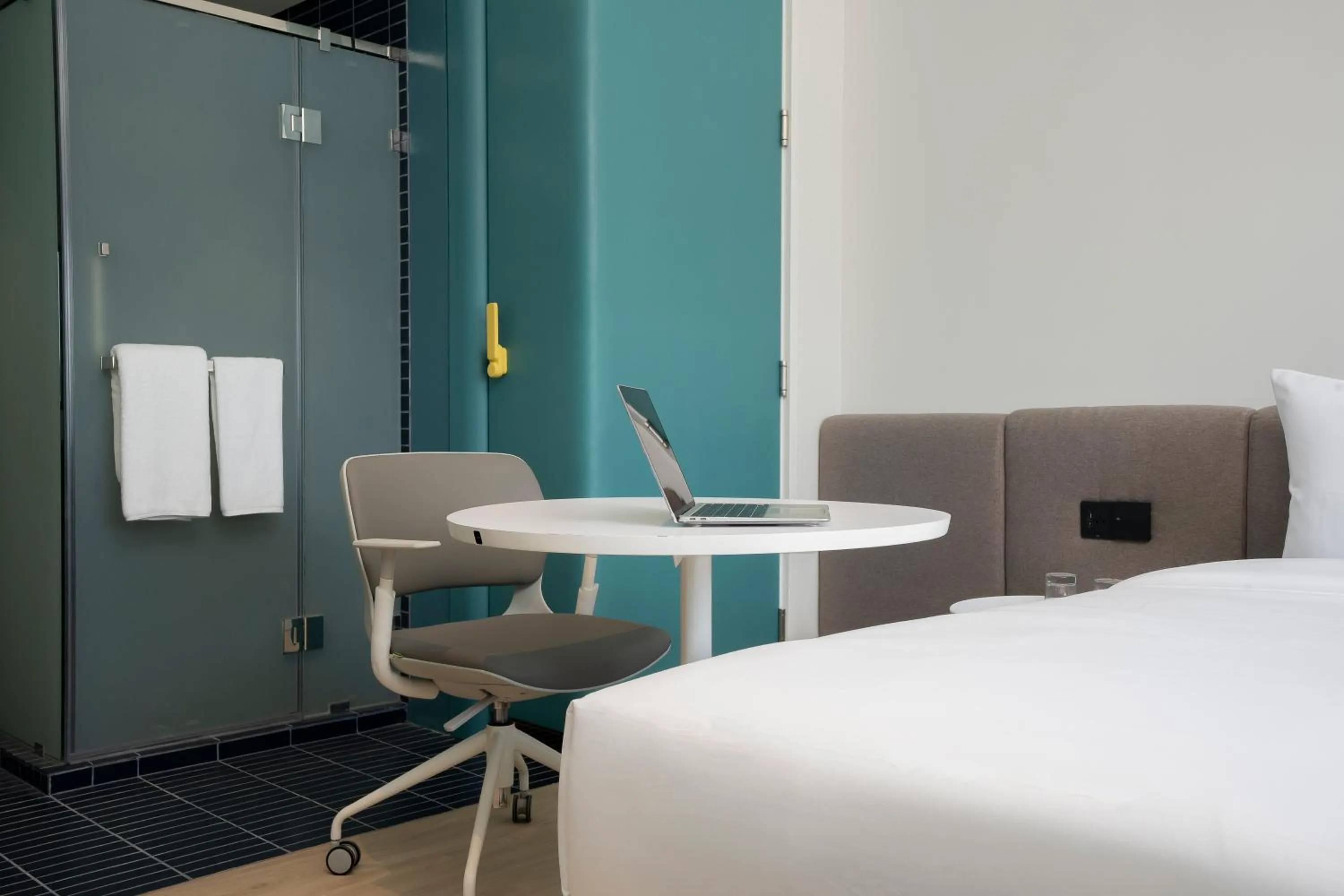 Shower, Bed in GO Hotel Si Racha at Central Si Racha