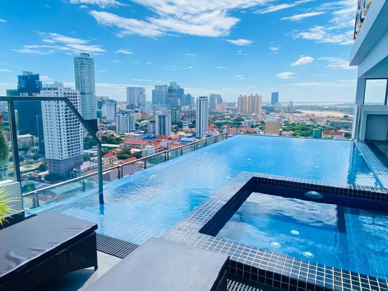 Hot Tub in Parc21 Luxury Boutique Hotel