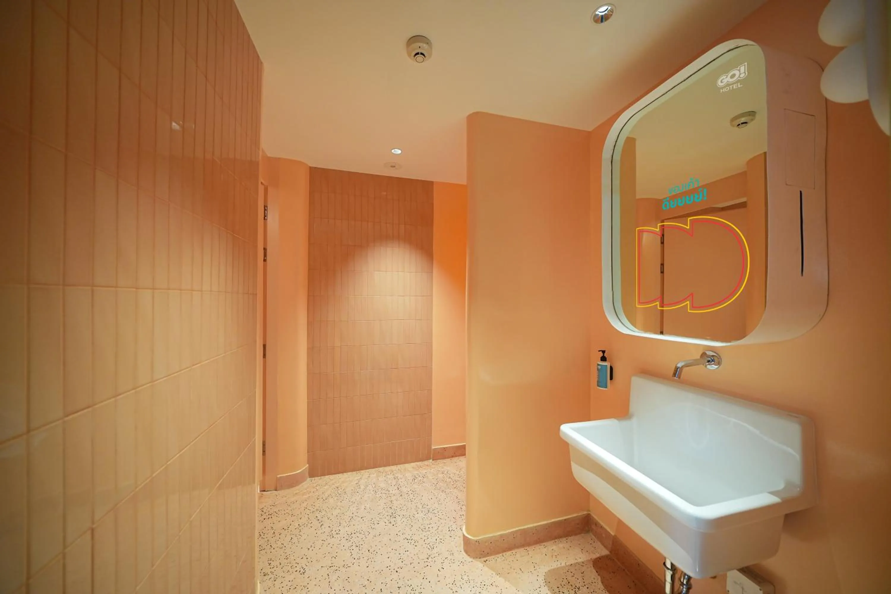 Public Bath in GO Hotel Chonburi at Central Chonburi