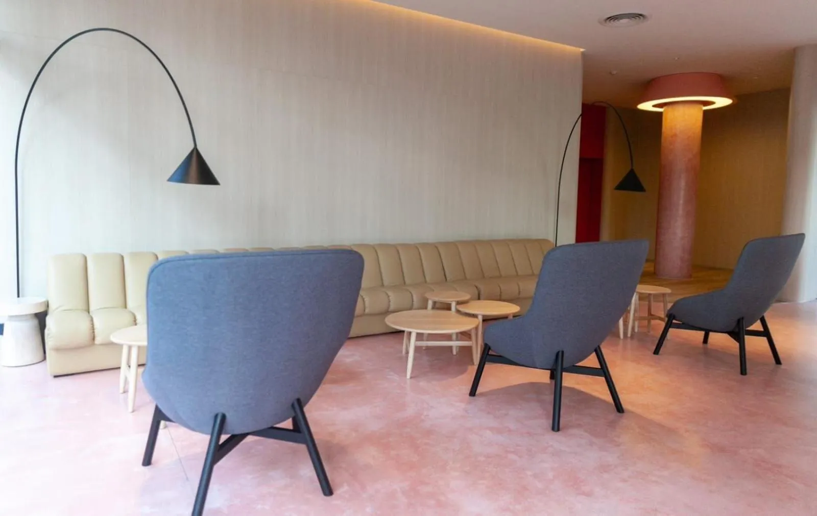 Communal lounge/ TV room in GO Hotel Chonburi at Central Chonburi