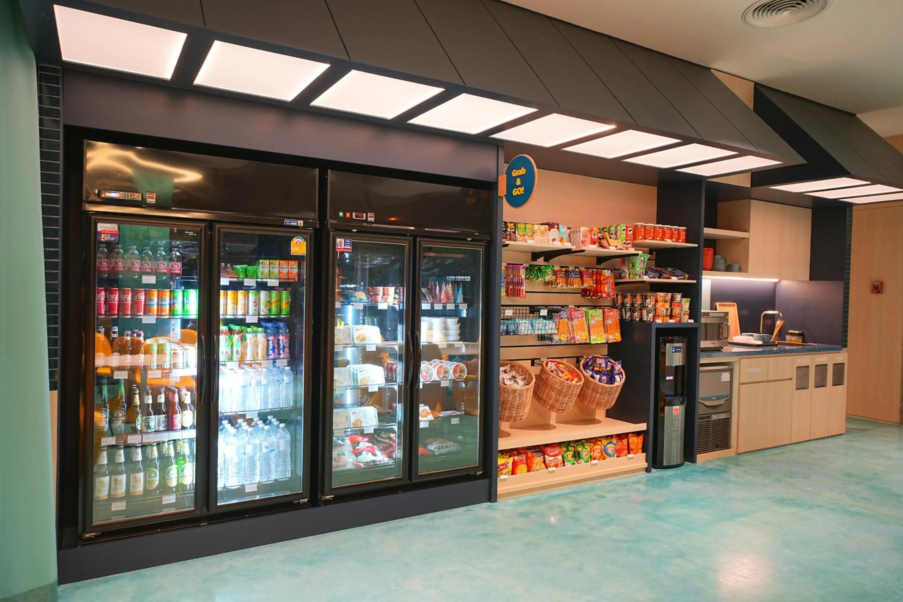 Kitchen or kitchenette in GO Hotel Chonburi at Central Chonburi