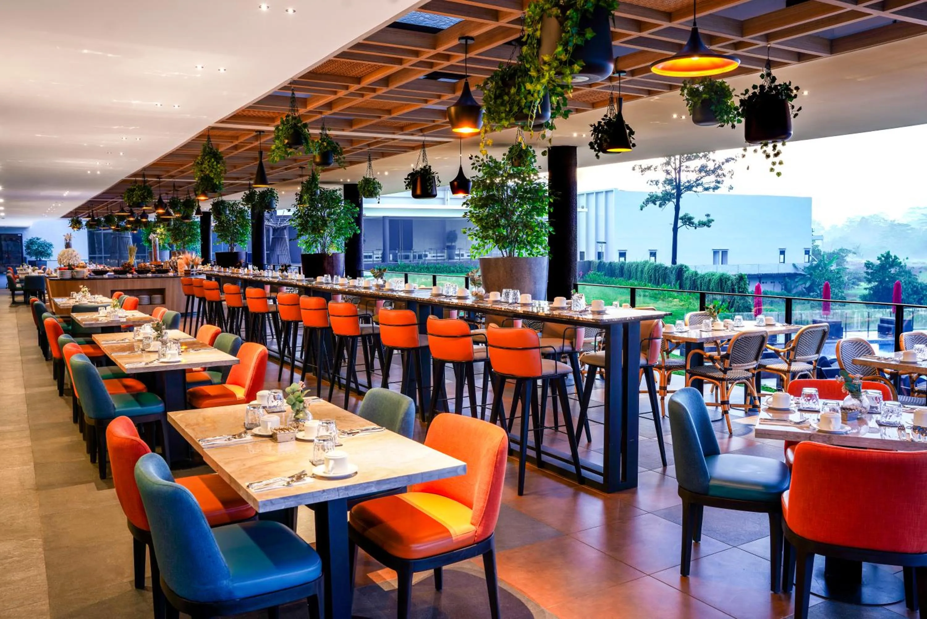 Restaurant/places to eat in Aston Serang Hotel & Convention Center