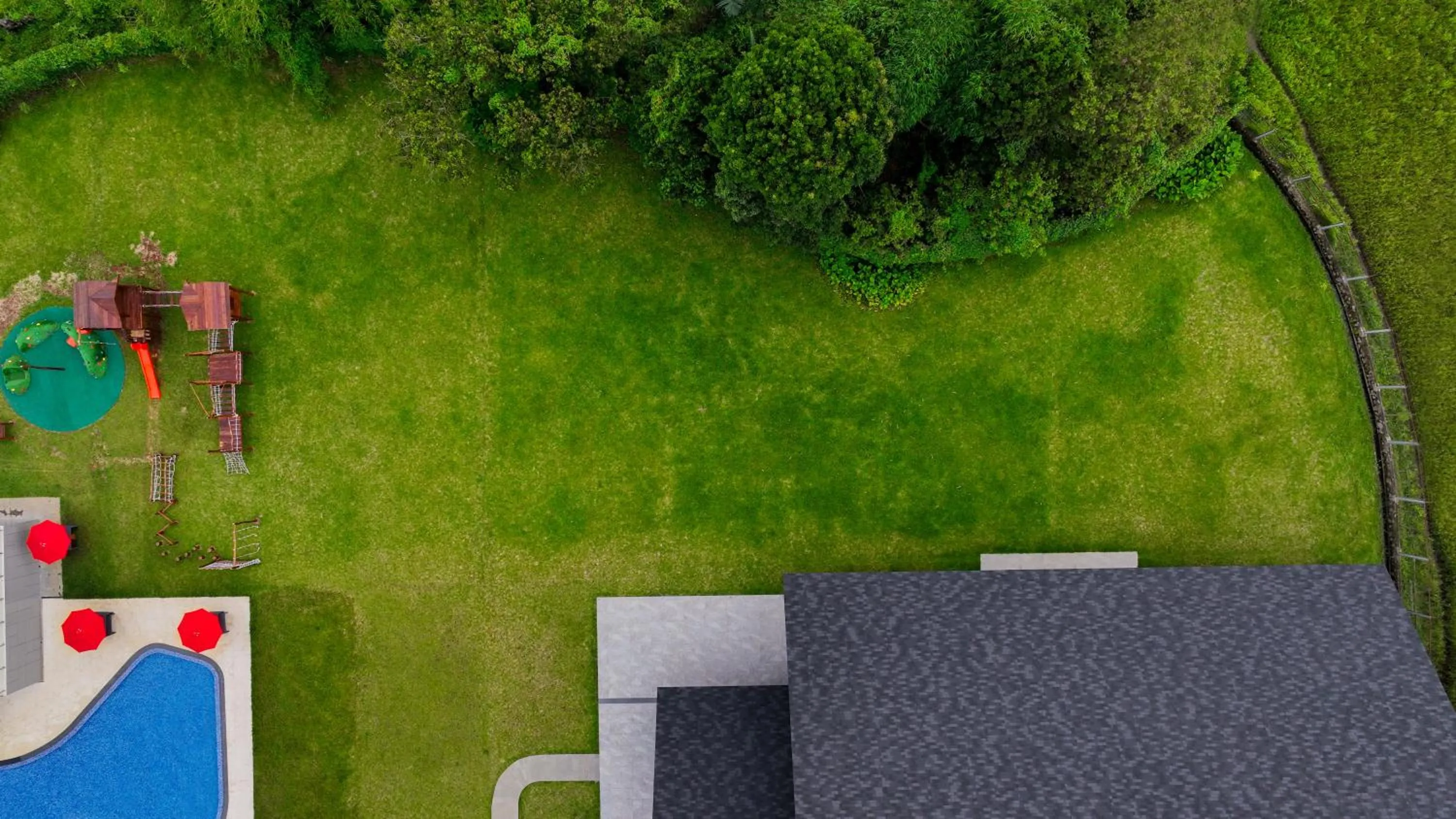 Swimming pool in Aston Serang Hotel & Convention Center