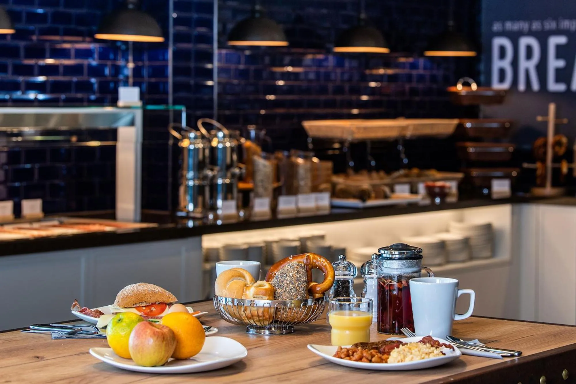 Restaurant/places to eat, Breakfast in Holiday Inn Express Cologne - City Centre