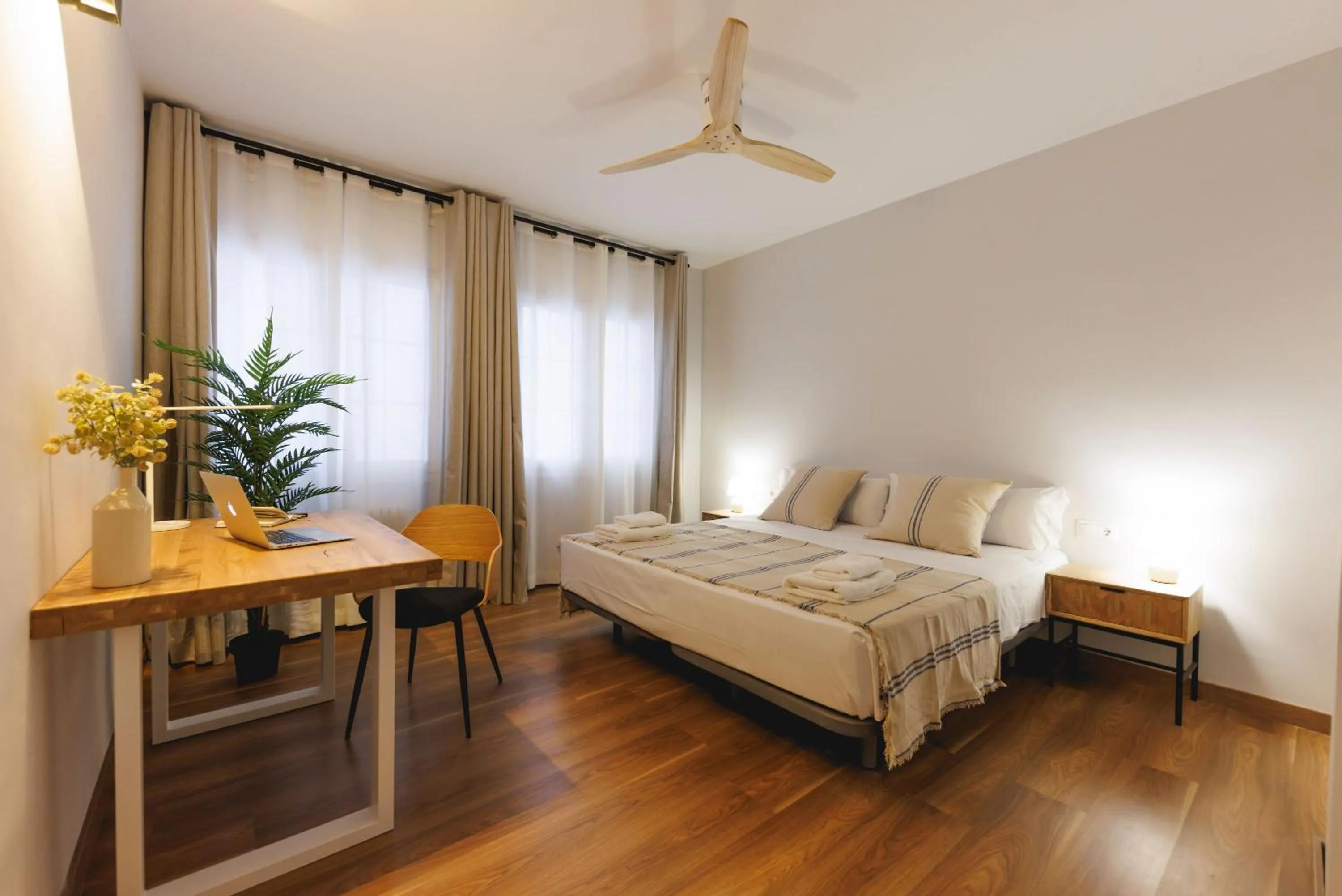Bed in Bravissimo Figuerola, Spacious 3-bedroom apartment