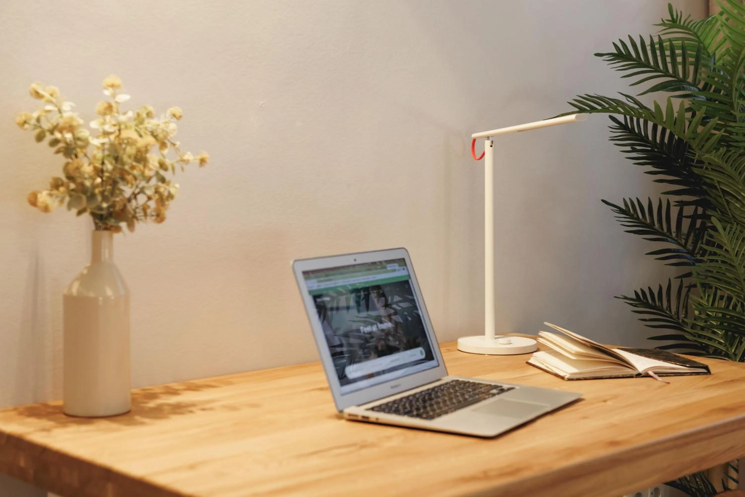 hair dresser in Bravissimo Figuerola, Spacious 3-bedroom apartment