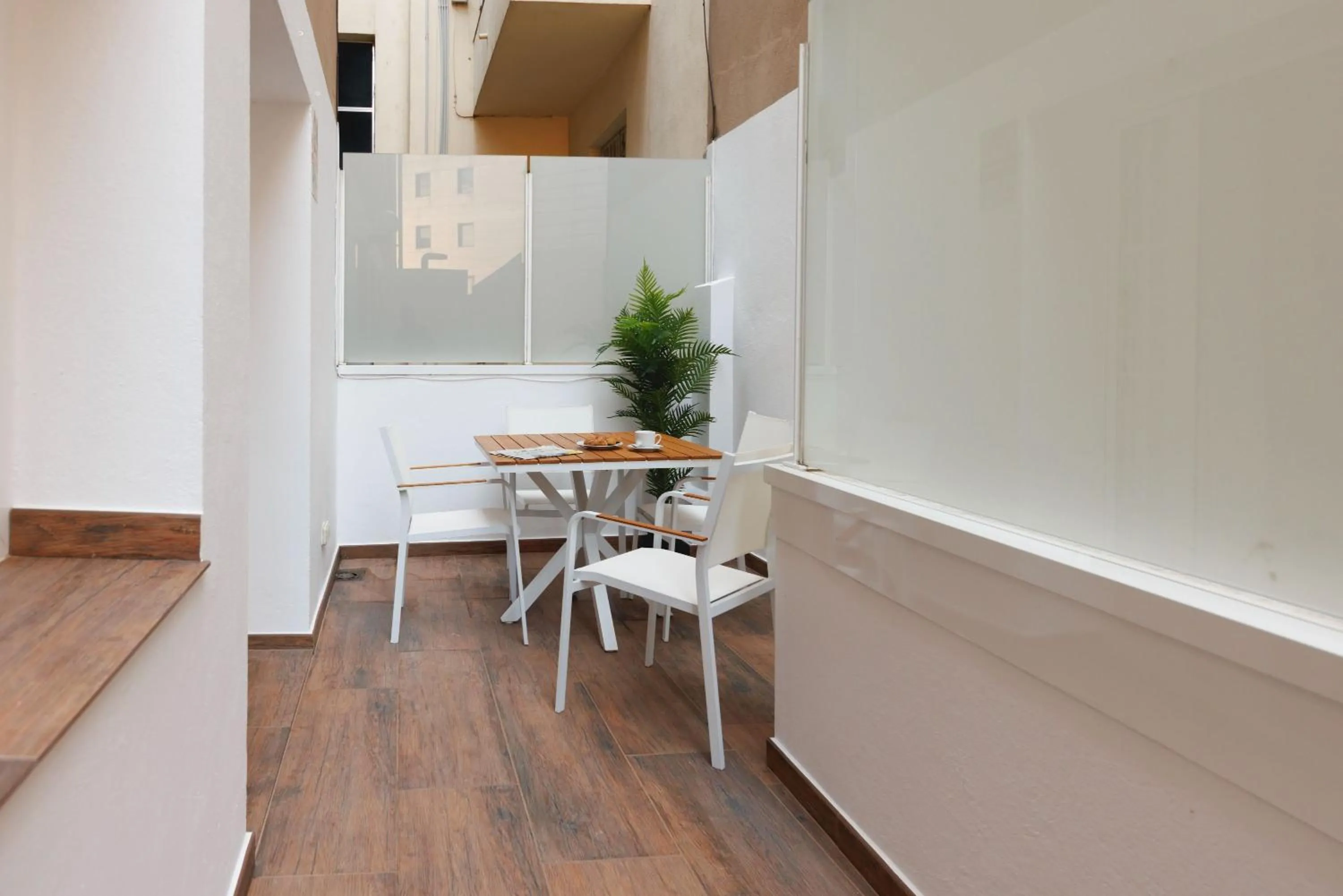 Balcony/Terrace in Bravissimo Figuerola, Spacious 3-bedroom apartment