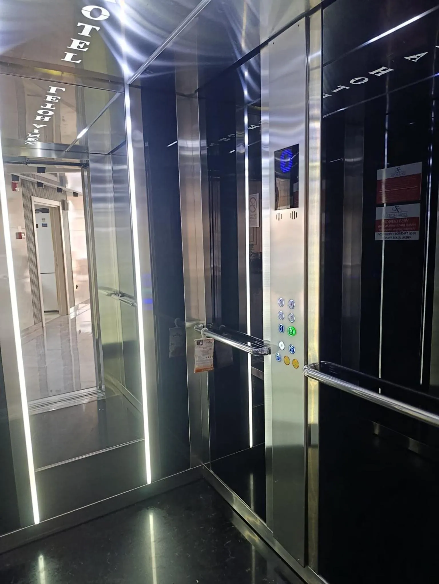 elevator in Zenia Hotel