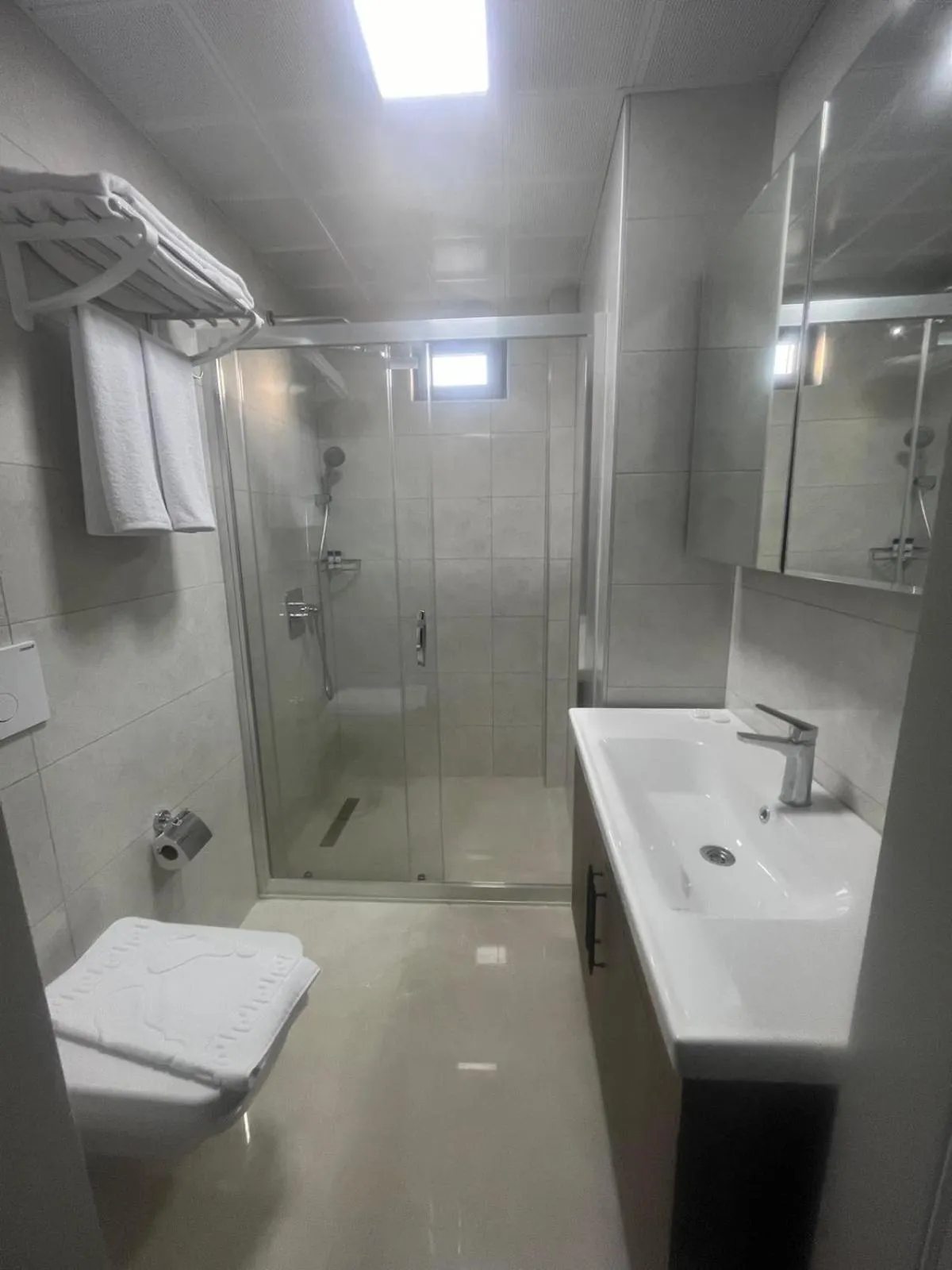 Bathroom in Zenia Hotel