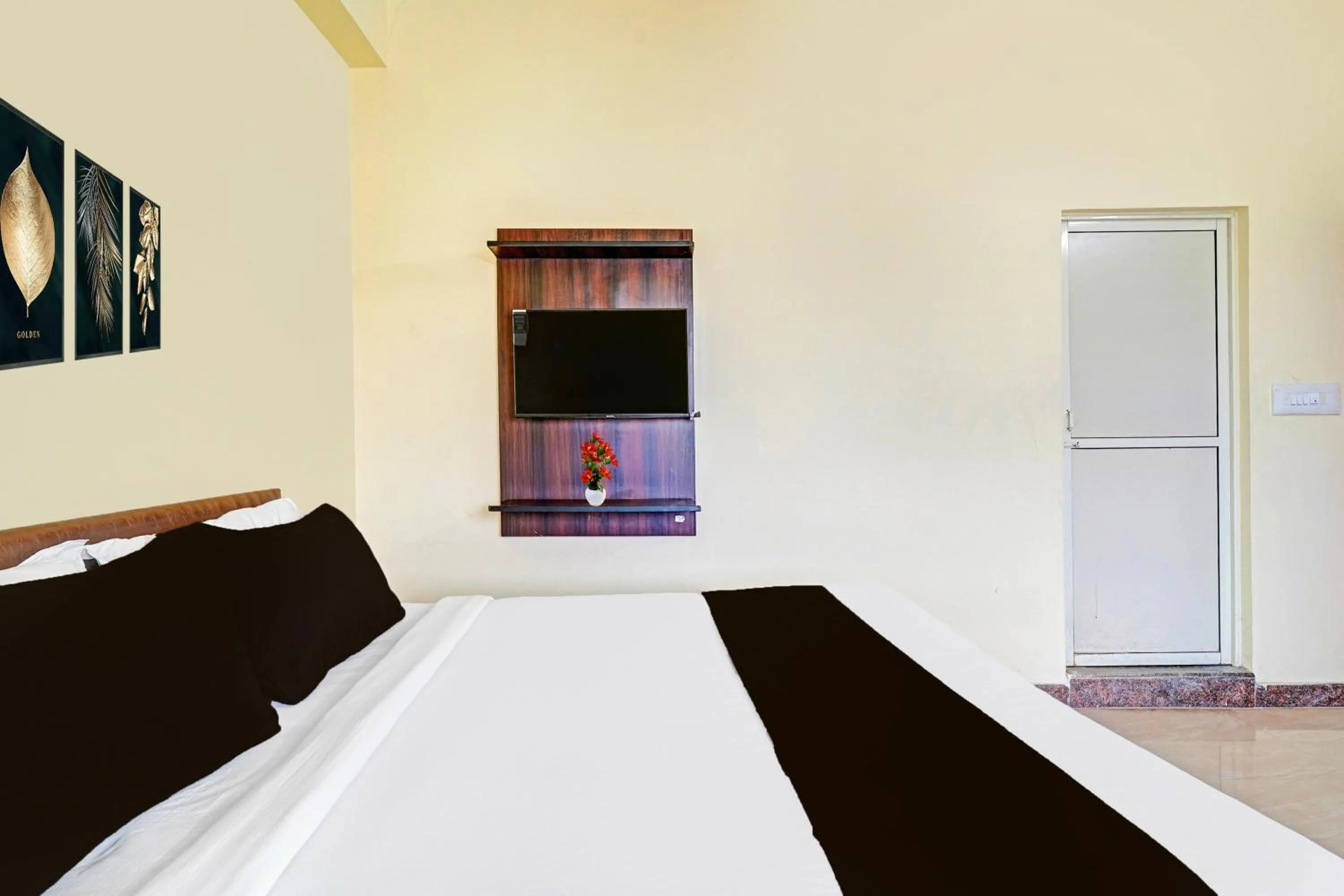 Bedroom, Bed in Super Hotel O Srigandhakavalu formerly Chamundeshwari Lodging