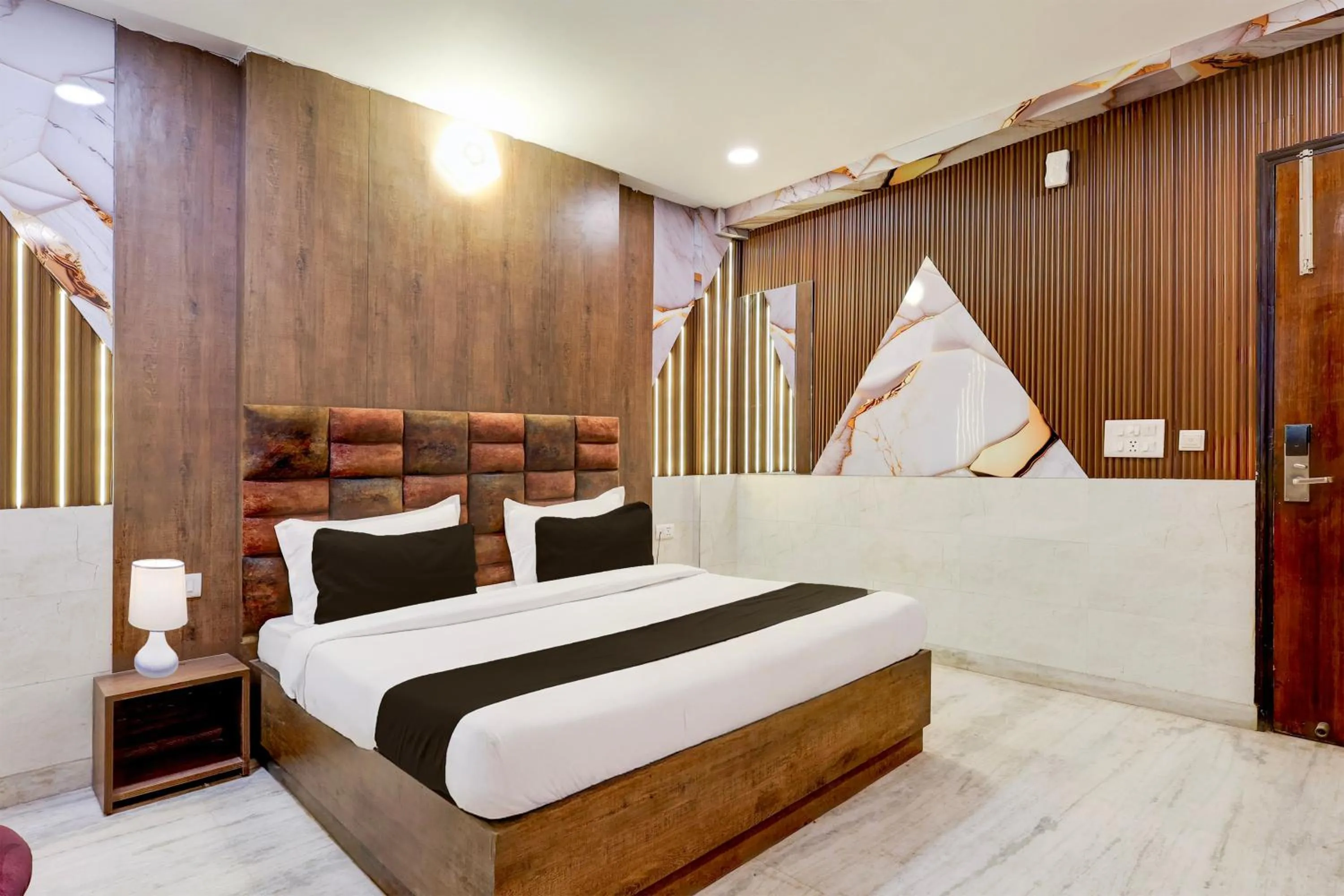 Bedroom, Bed in Super Hotel O Alipur Narela