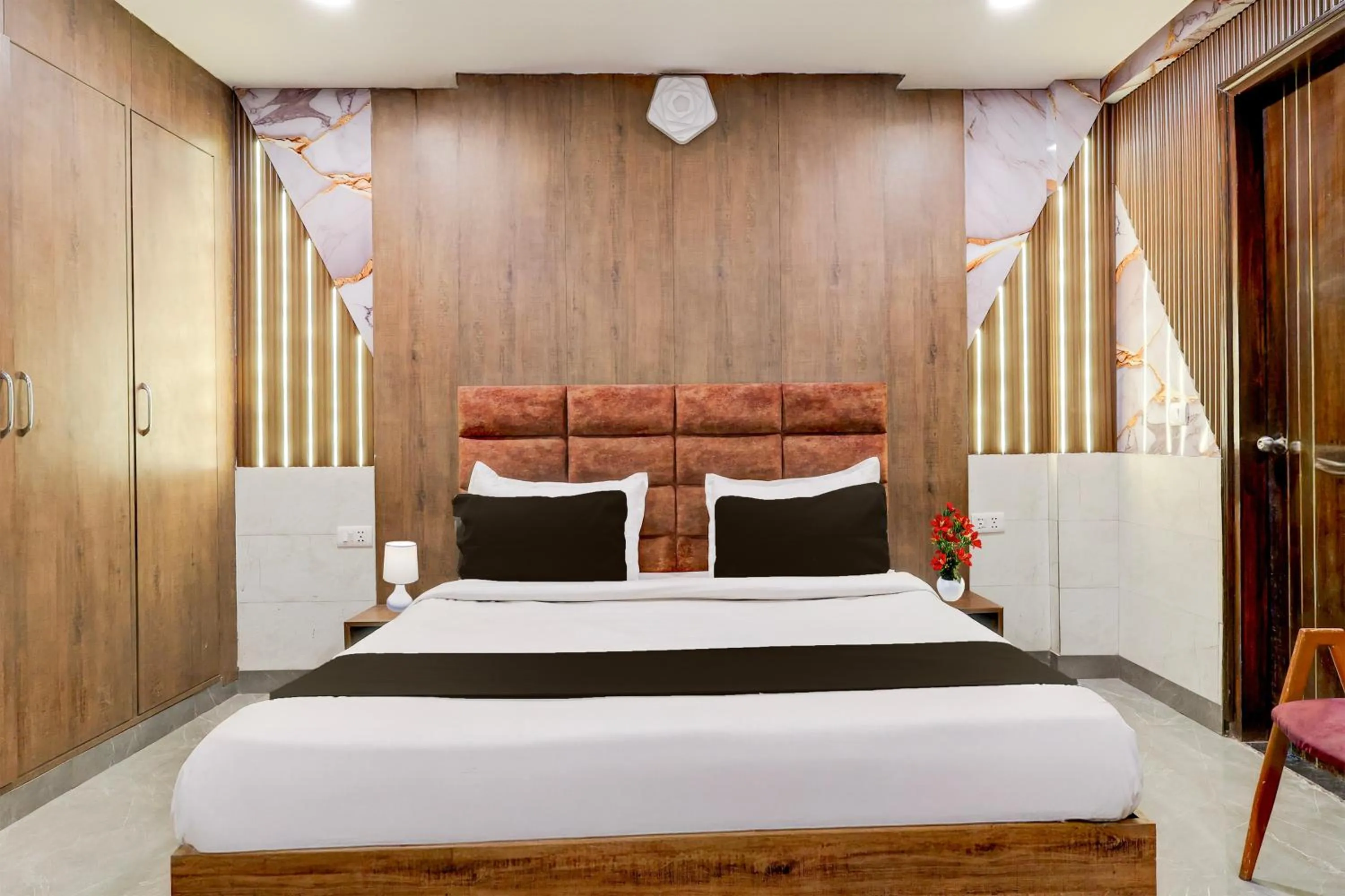 Bedroom, Bed in Super Hotel O Alipur Narela
