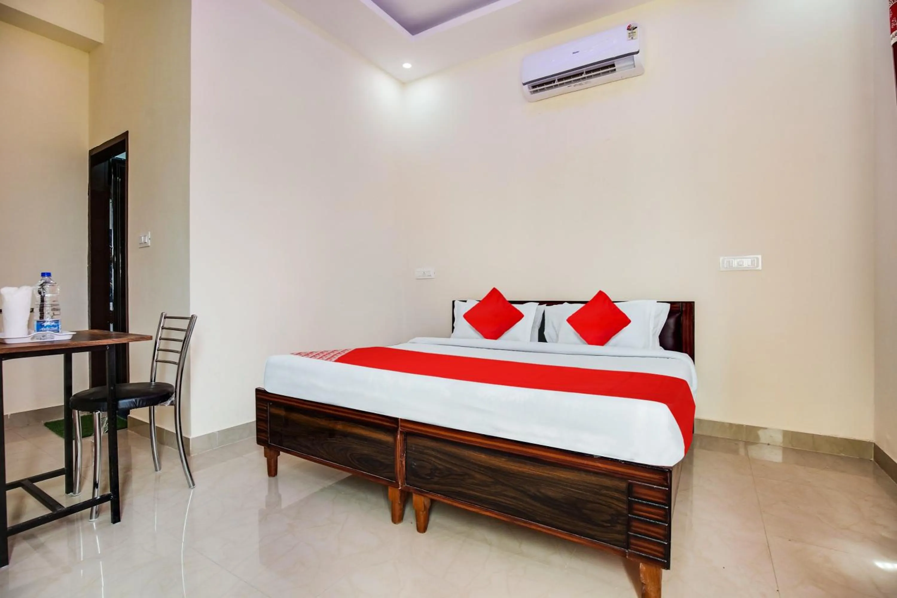 Bedroom, Bed in Hotel O GH Residency