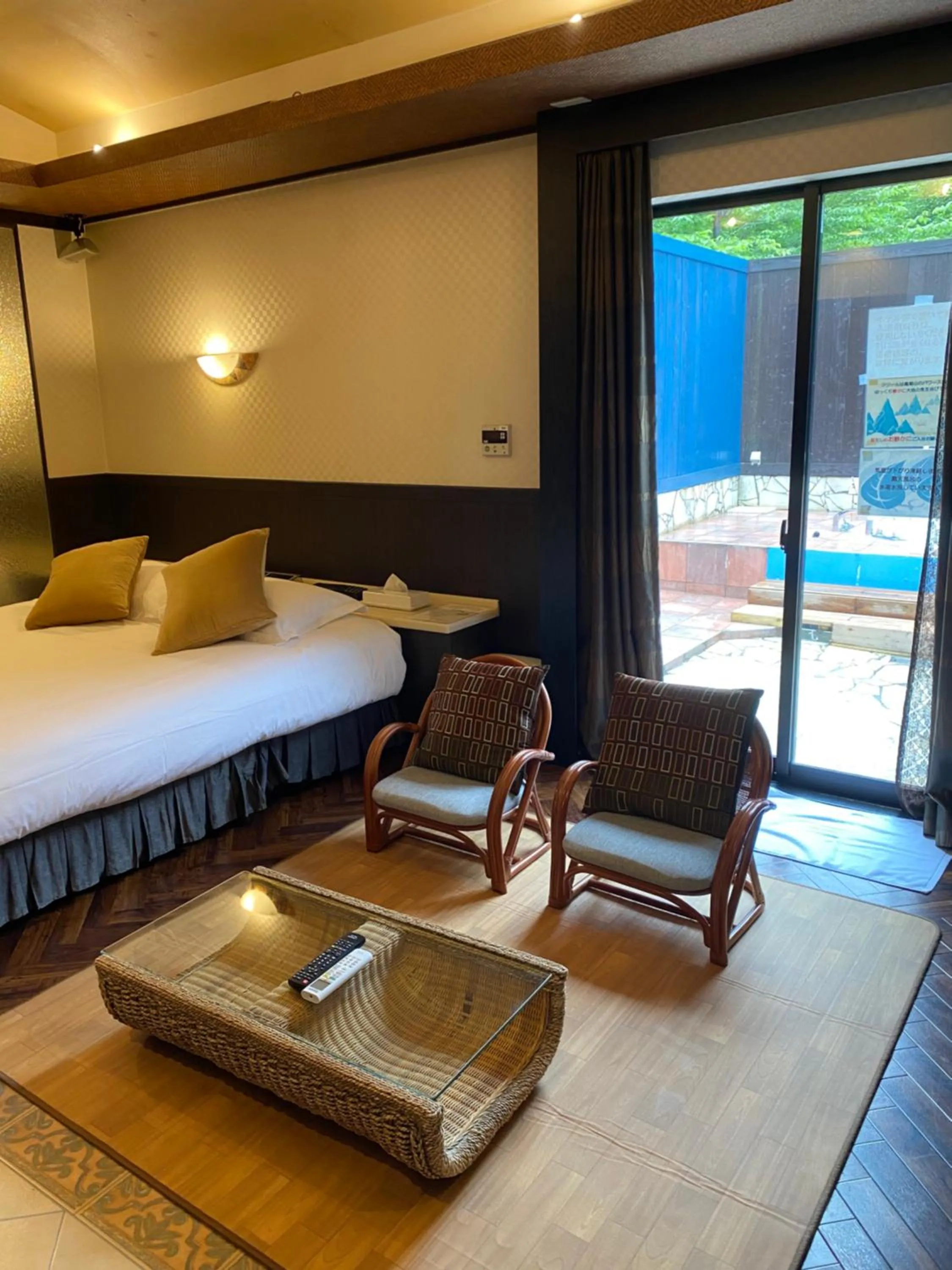 Property building, Bed in Hotel Takao Asile