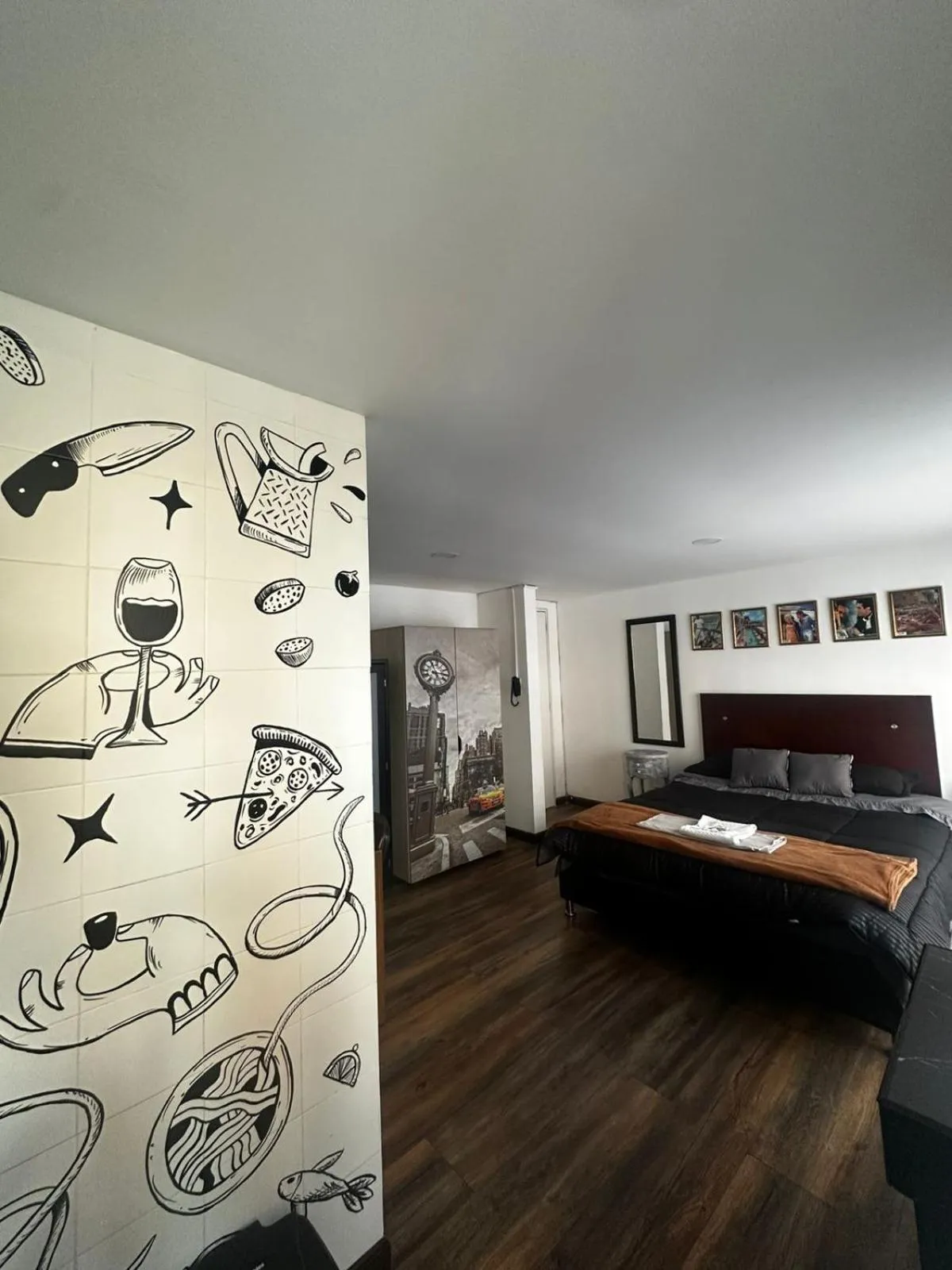 Photo of the whole room in Alojamiento Mosaic House