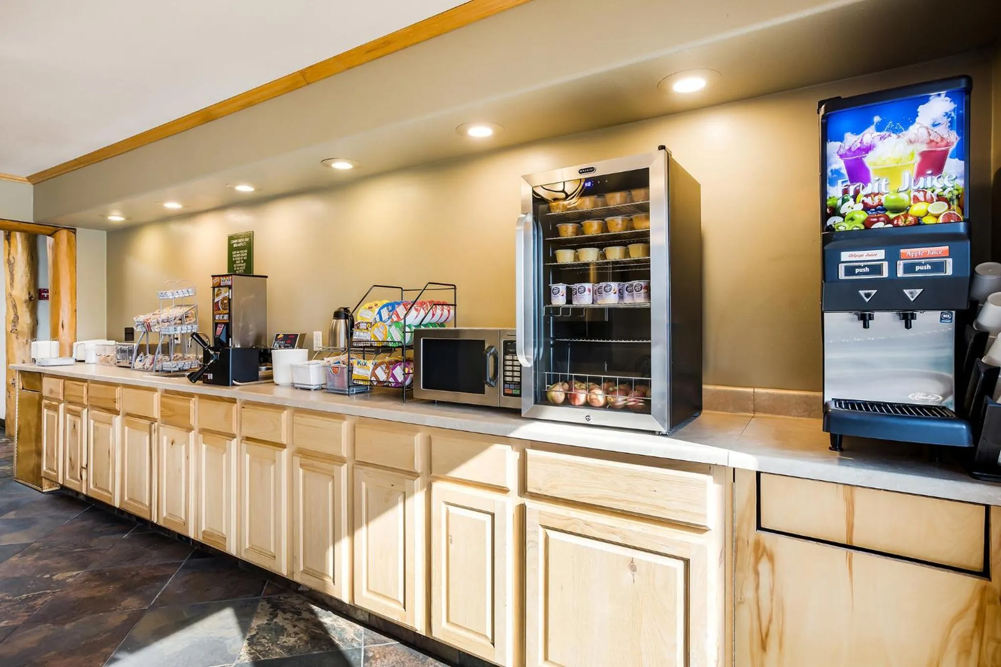 Dining area in Mountain Vista Hotel