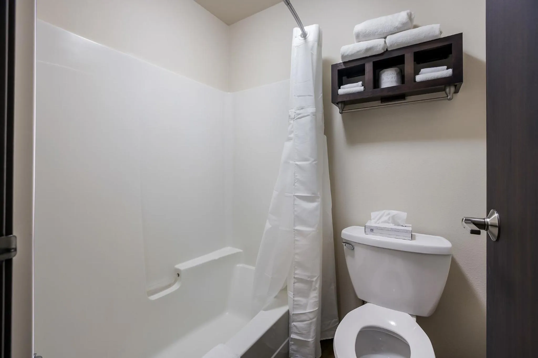 Shower in Mountain Vista Hotel