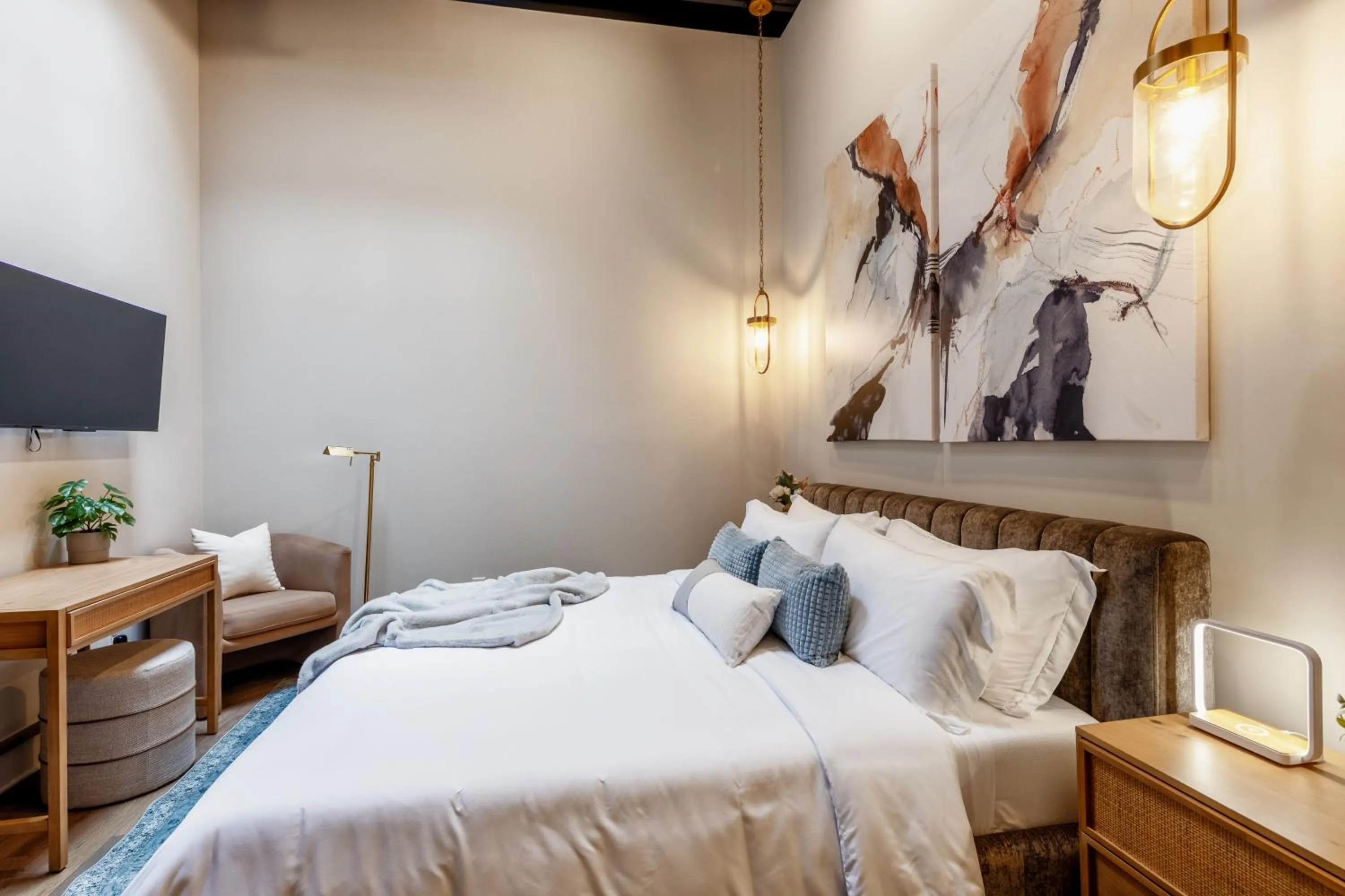 Bed in Union St Lofts - Salon - Day Spa