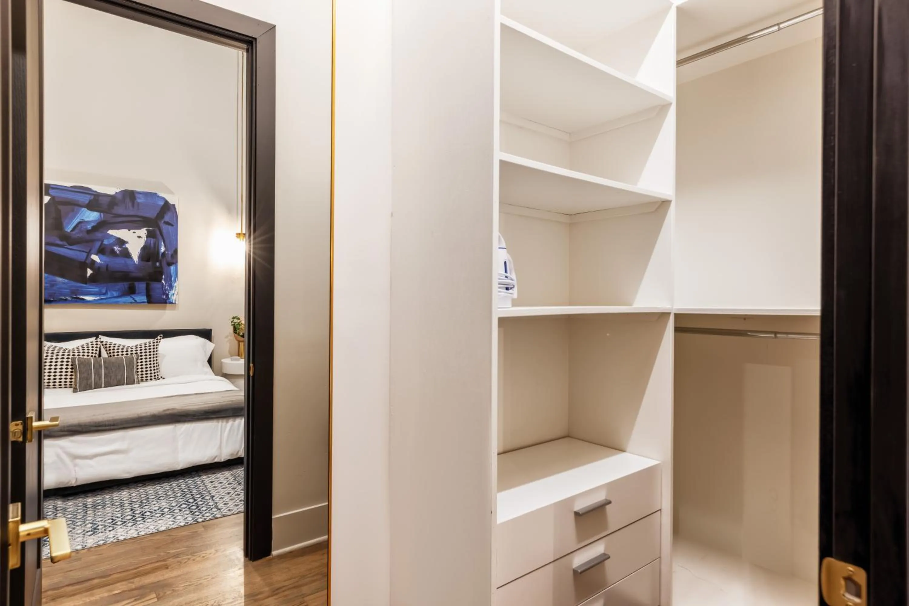 Bed in Union St Lofts - Salon - Day Spa