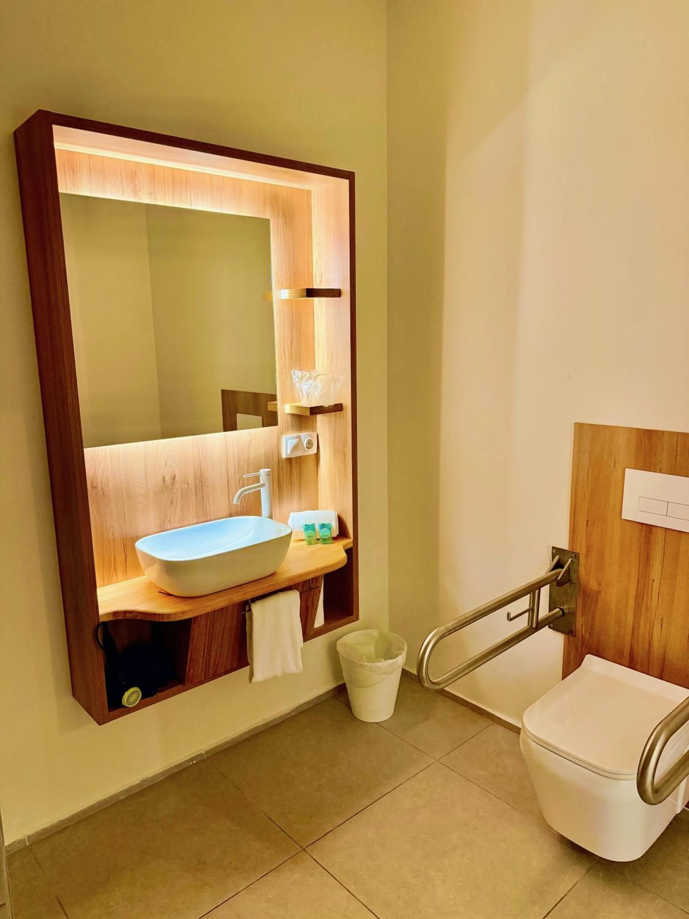 Toilet in Reina Victoria Velázquez