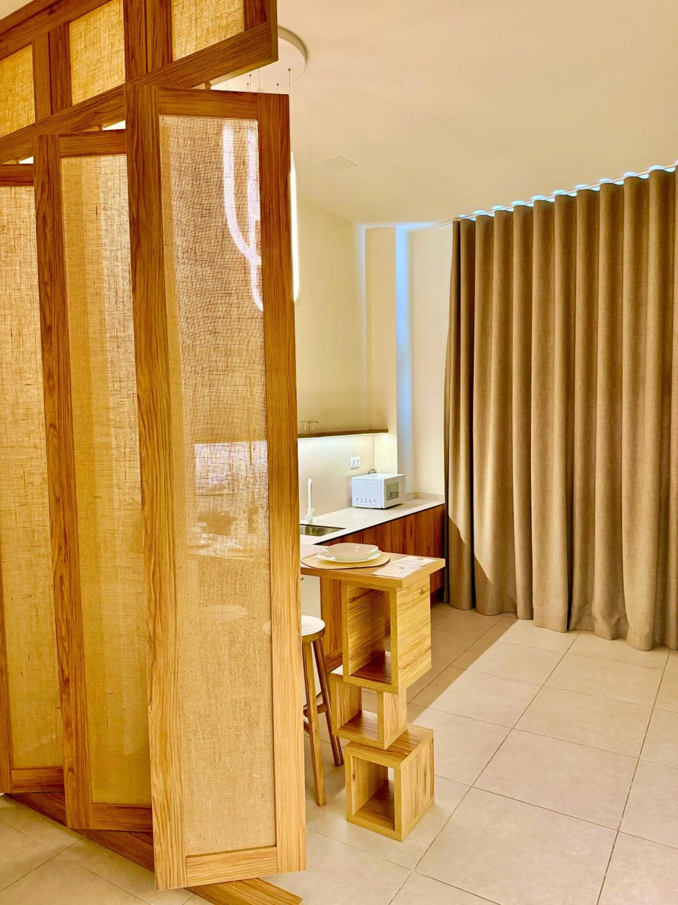 microwave in Reina Victoria Velázquez