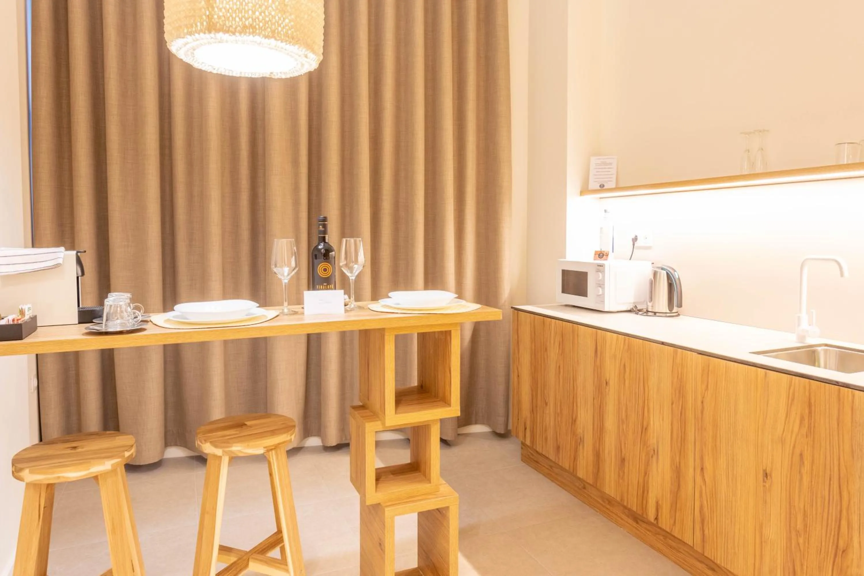 microwave in Reina Victoria Velázquez