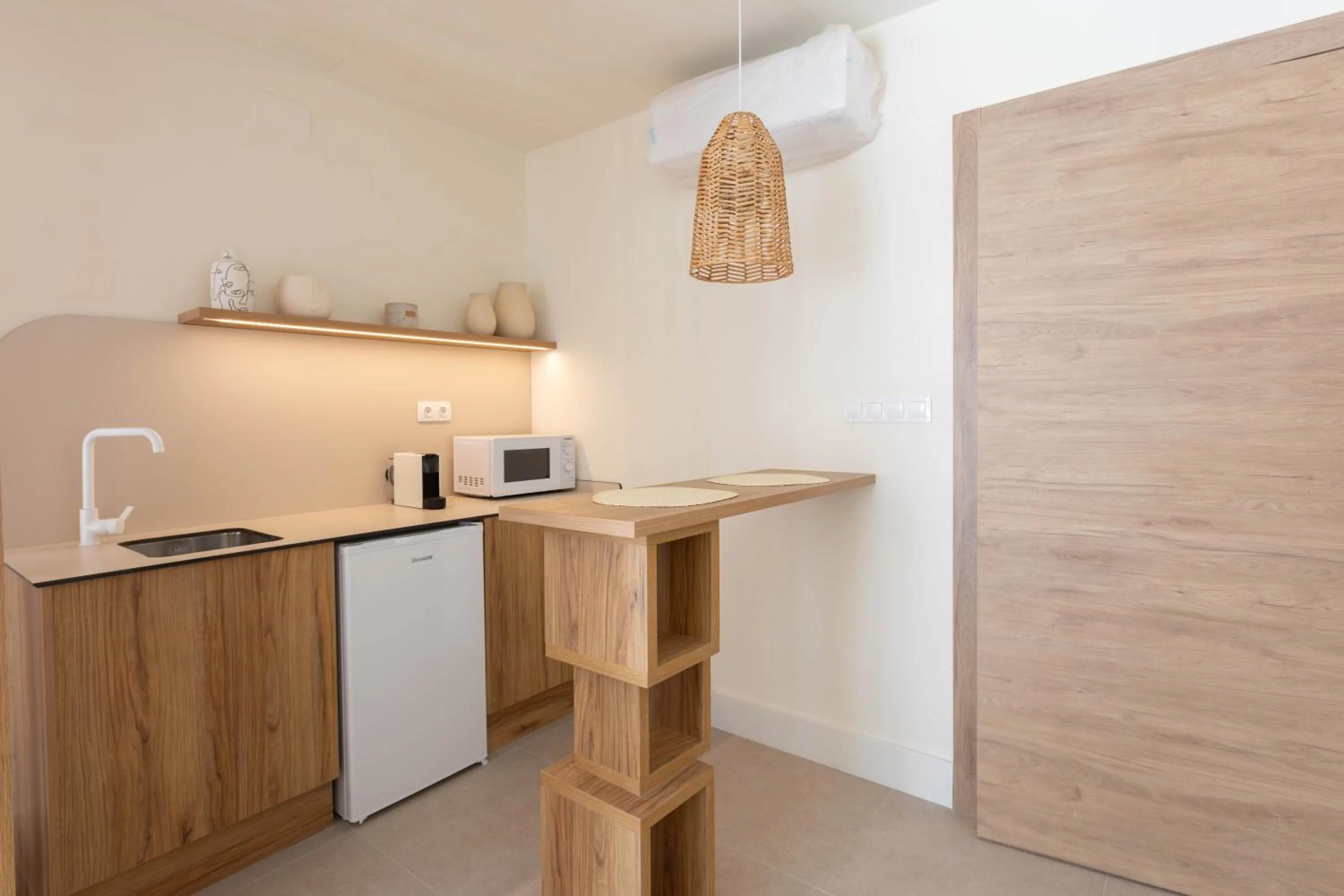 microwave in Reina Victoria Velázquez