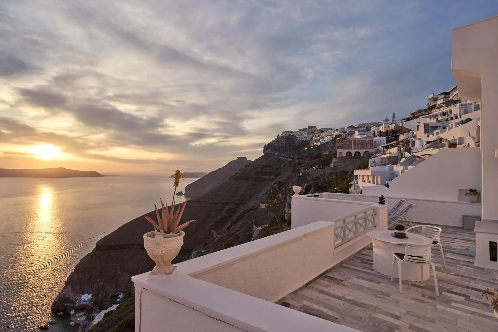 Property building in Amphitheater Cave Houses