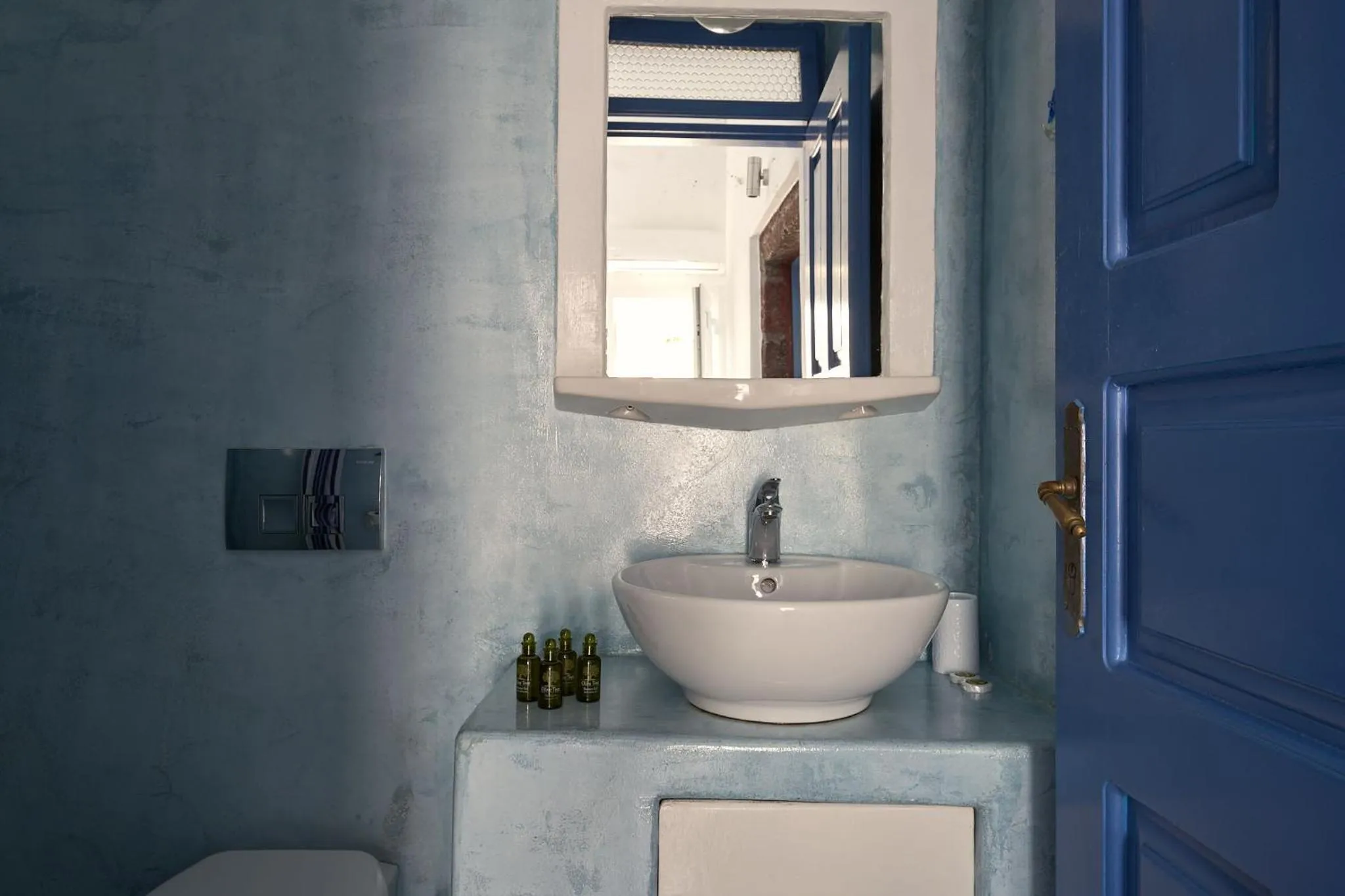 Toilet in Amphitheater Cave Houses