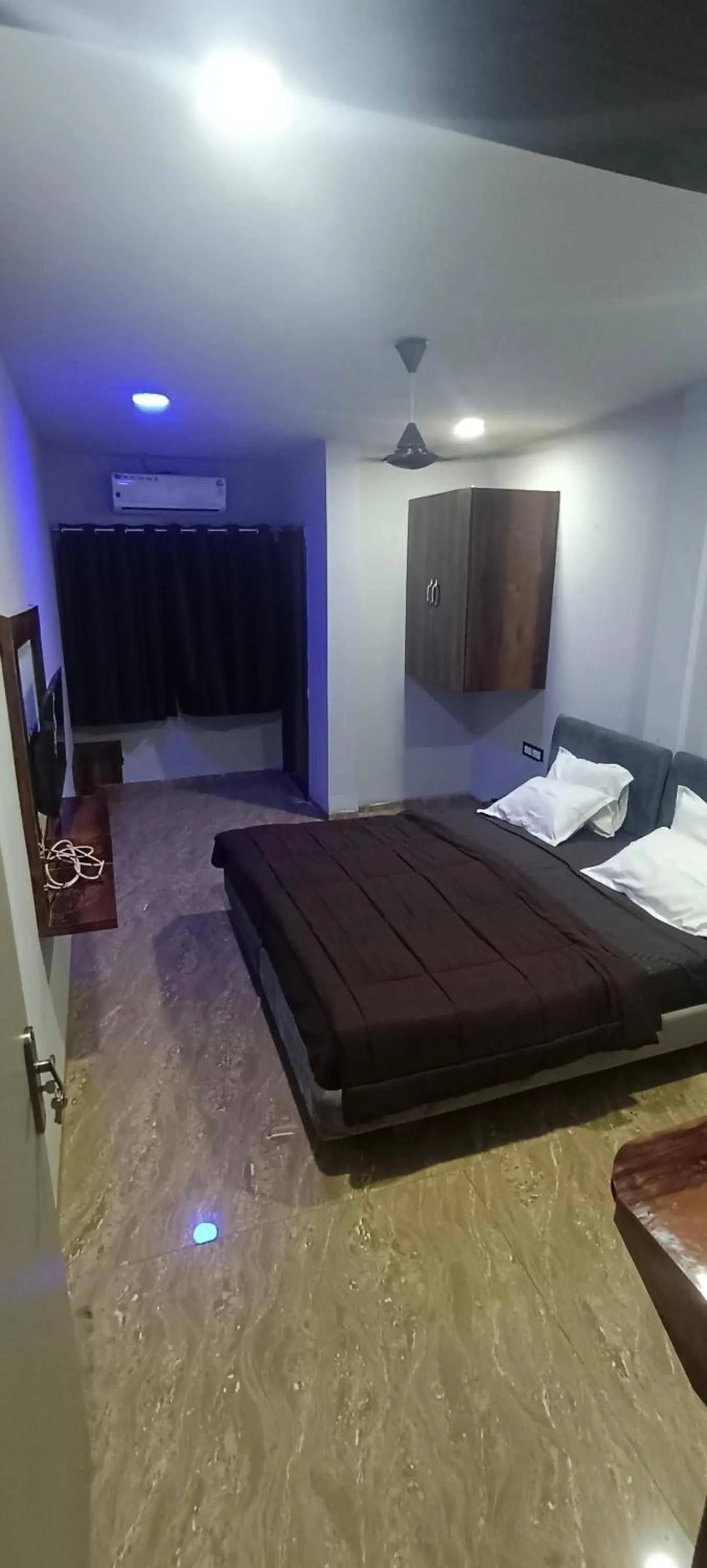 Bed in Hotel Kiwi Inn