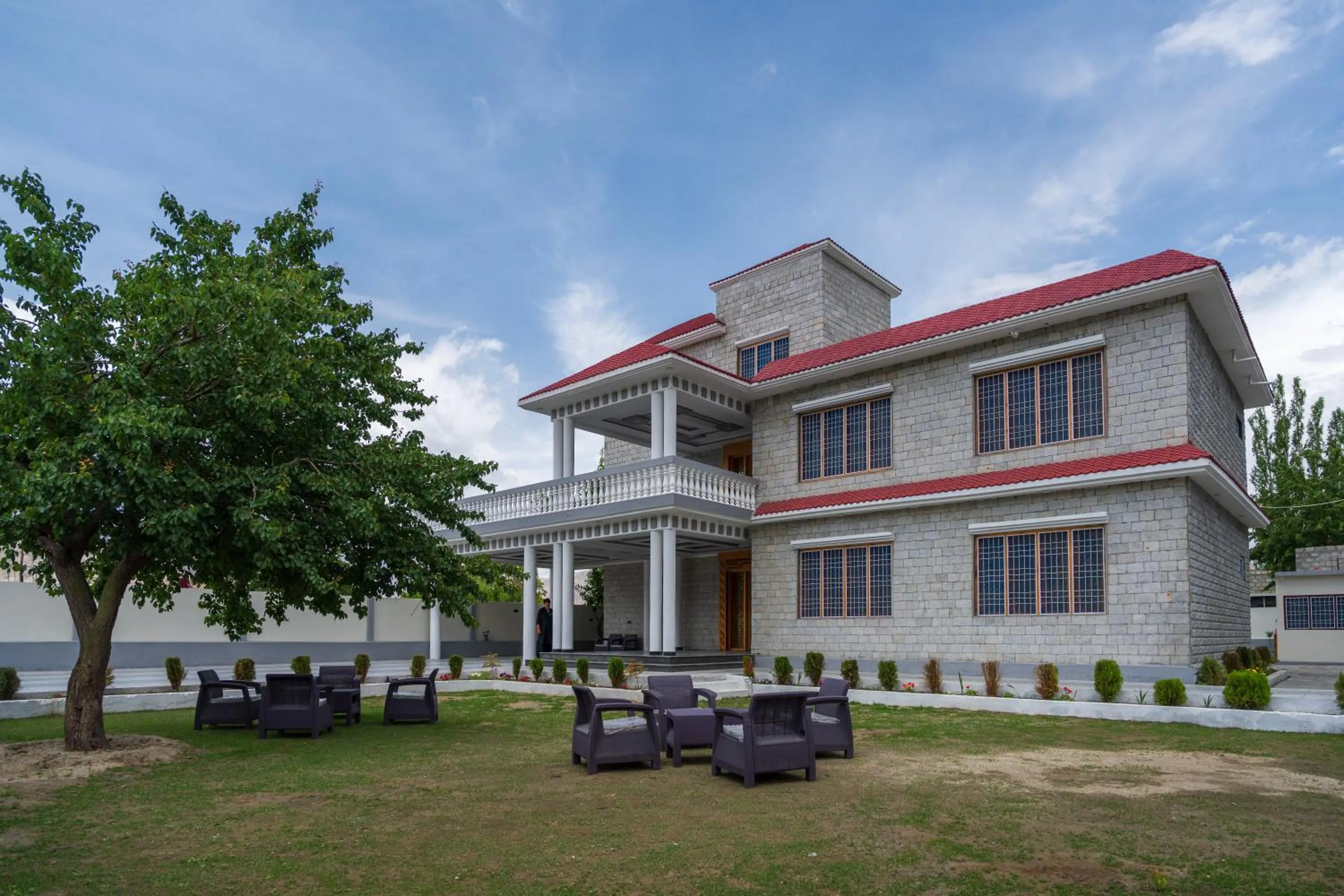 Property building in Dirleh Hotel