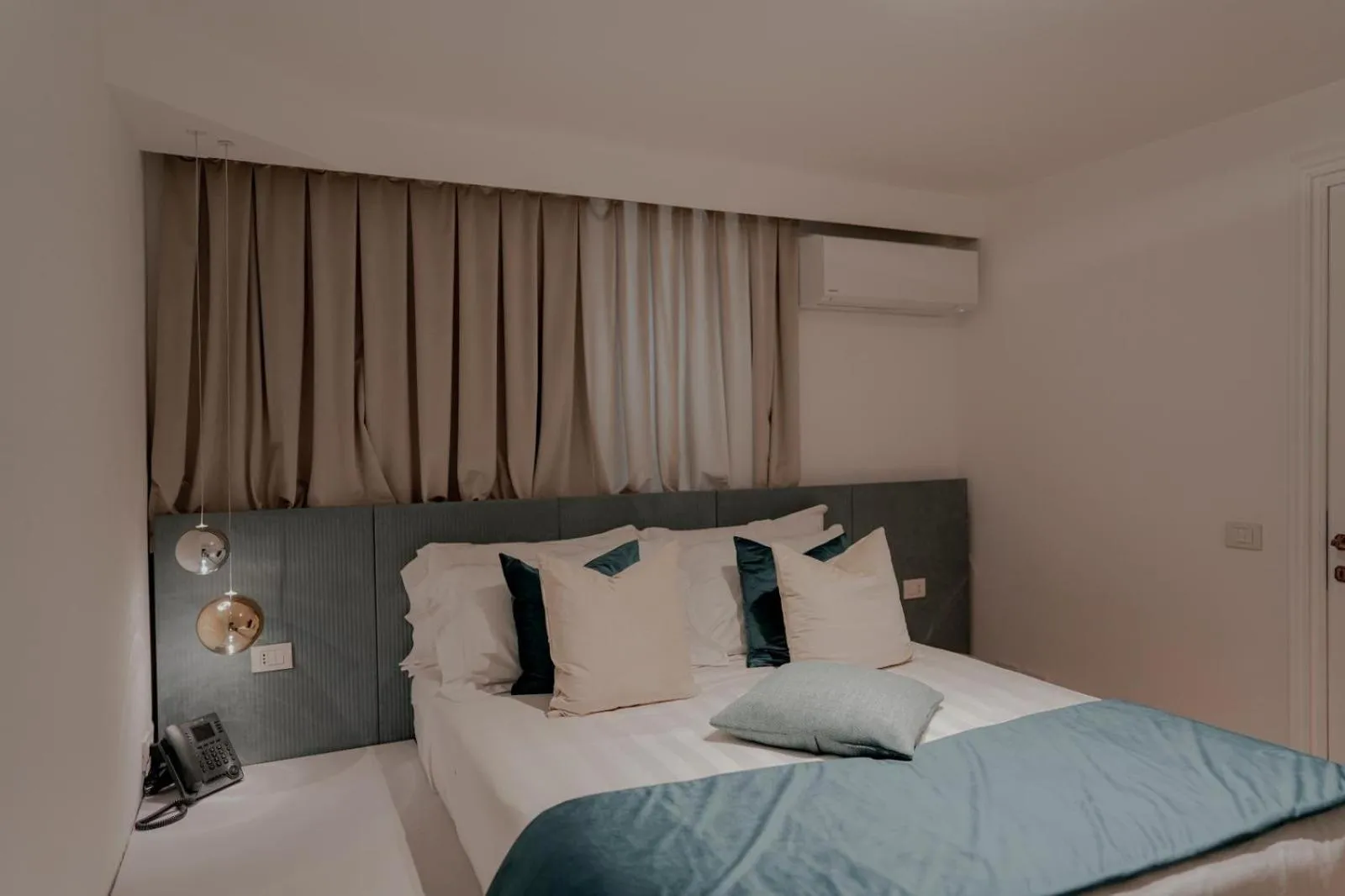 Bed in Màs Boutique Hotel Rome