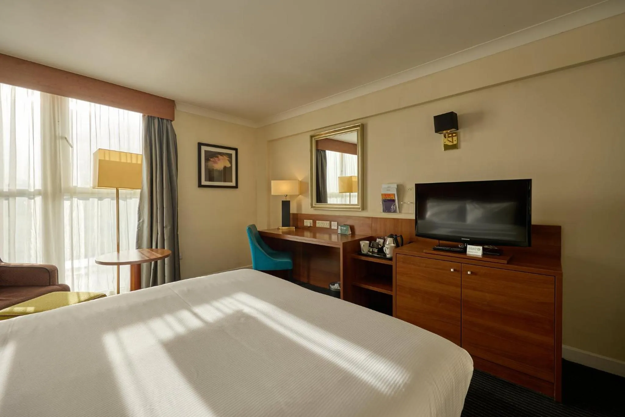 Photo of the whole room, Bed in Holiday Inn Newcastle Gosforth Park by IHG