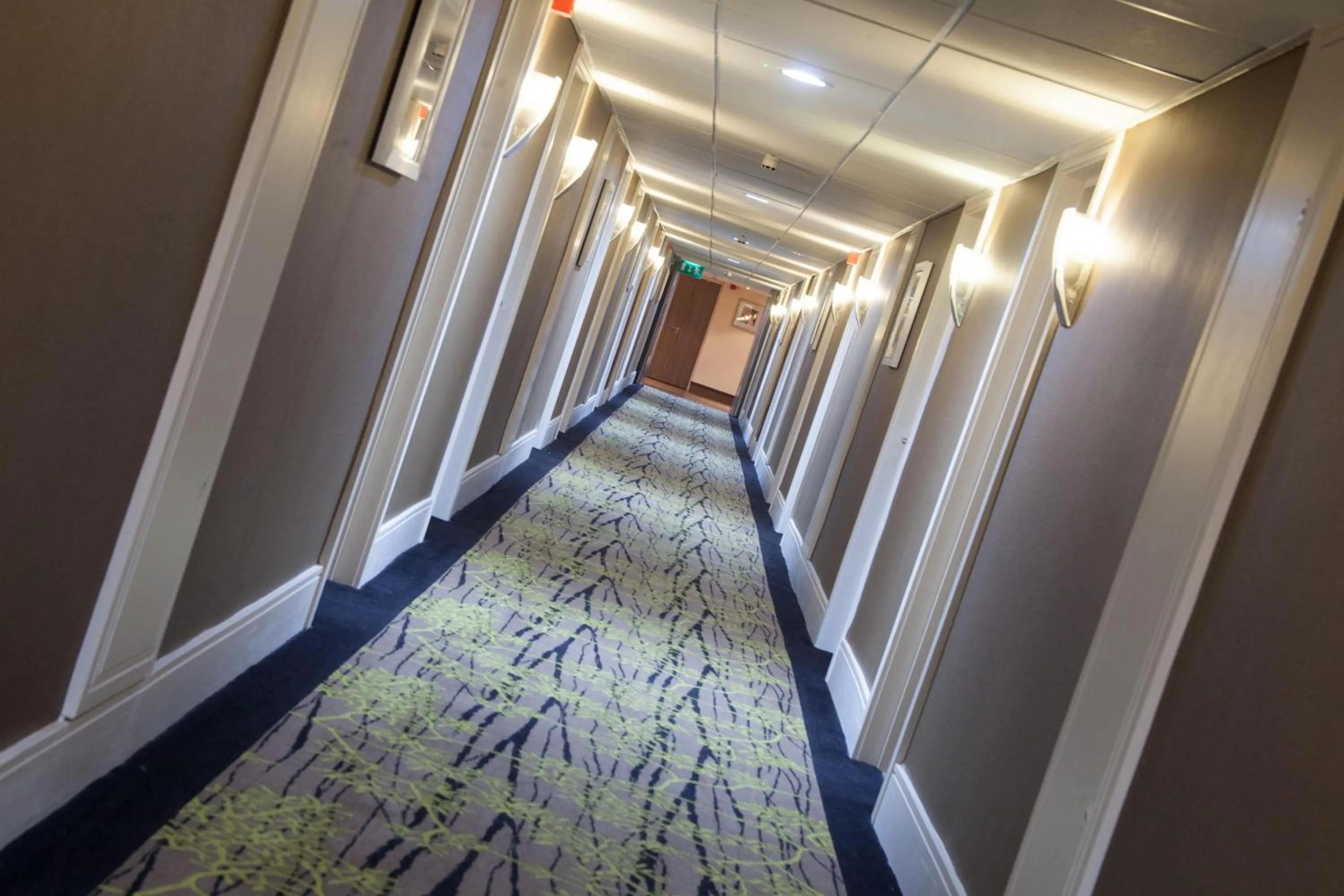 Lobby or reception in Holiday Inn Newcastle Gosforth Park by IHG