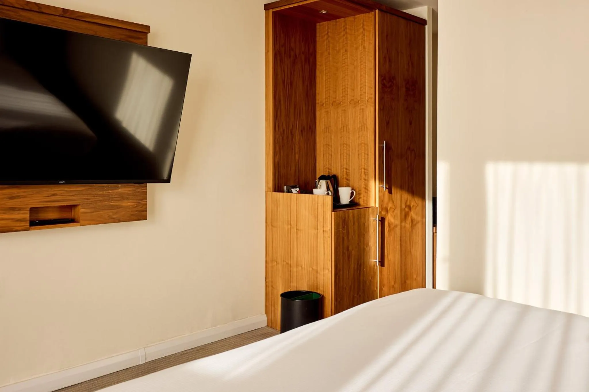 Photo of the whole room, Bed in Holiday Inn Newcastle Gosforth Park by IHG