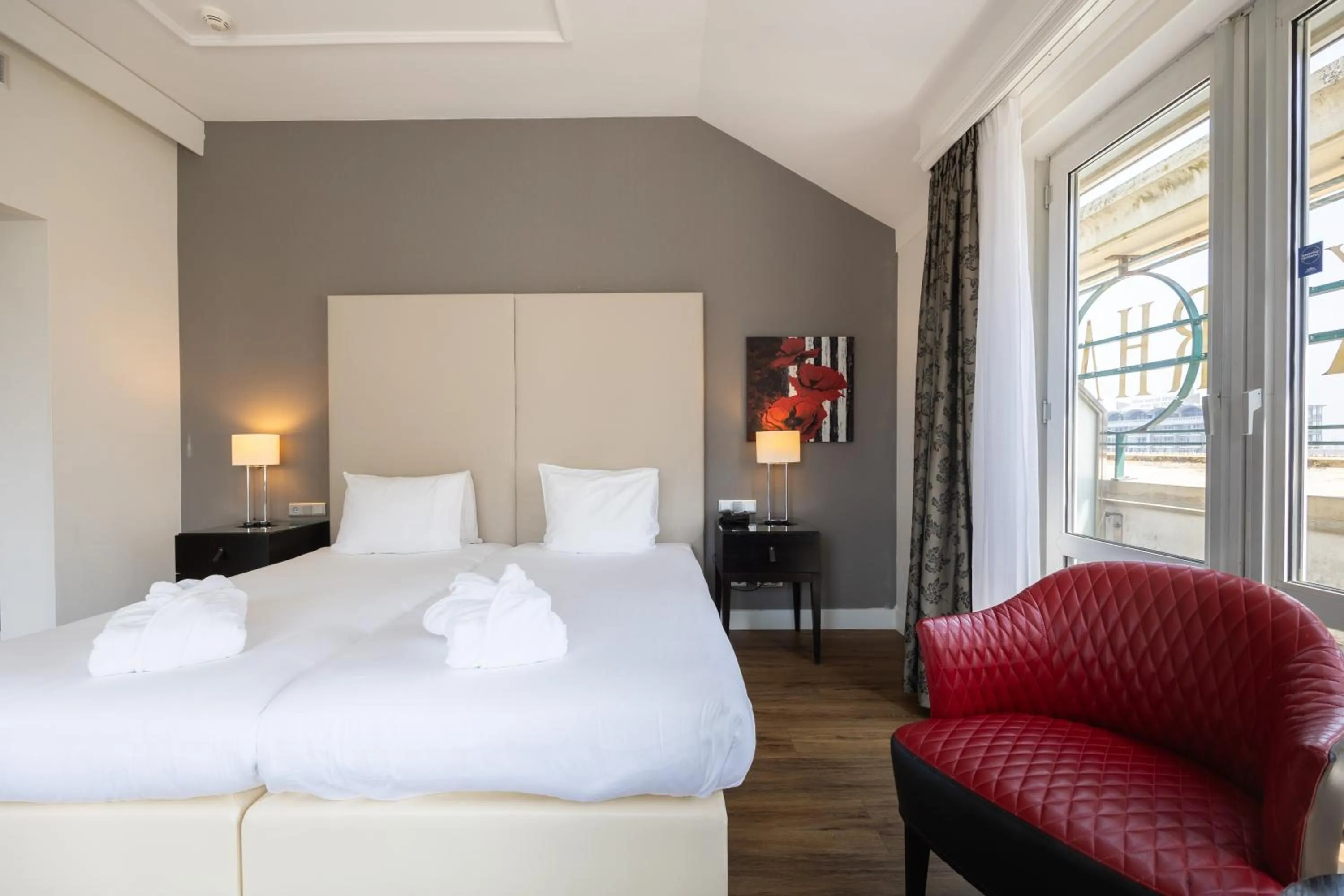 Bedroom, Bed in Grand Hotel Amrâth Kurhaus The Hague Scheveningen