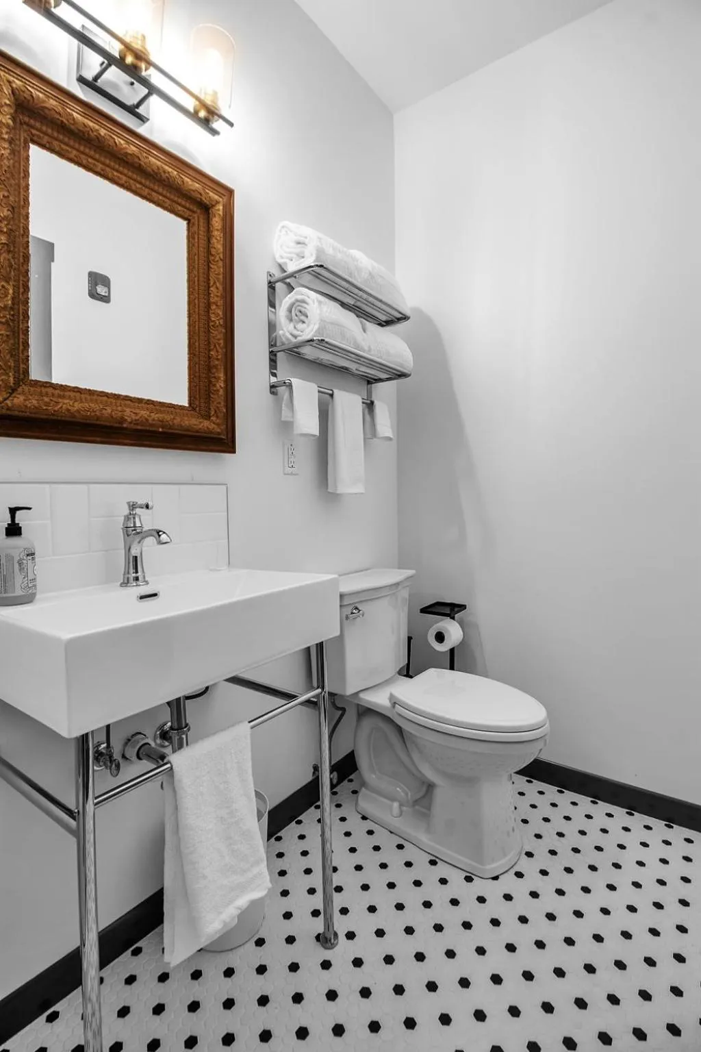 Toilet in Webber Hotel