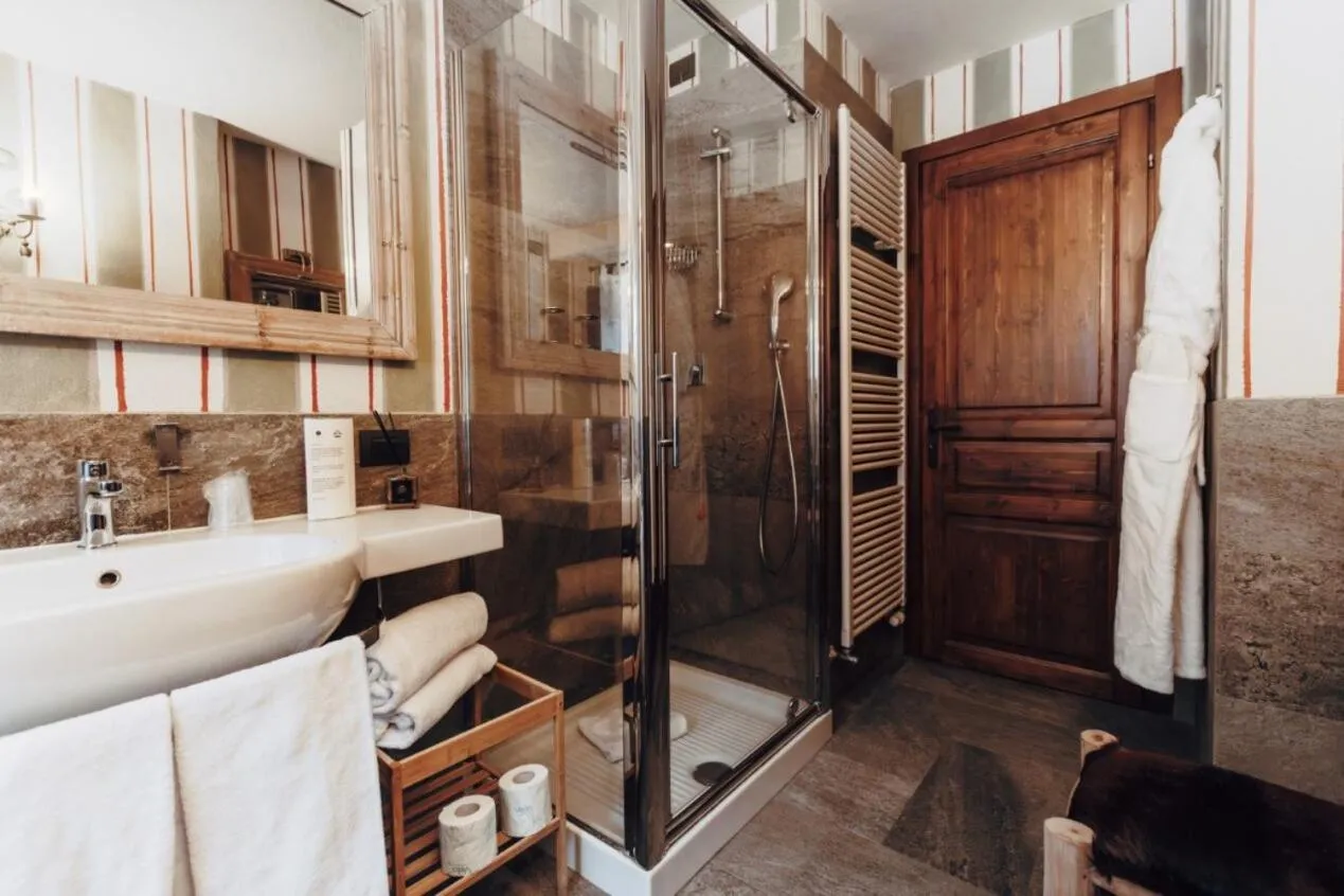 Bathroom in Locanda La Brenva - Estella Hotel Collection & Experience
